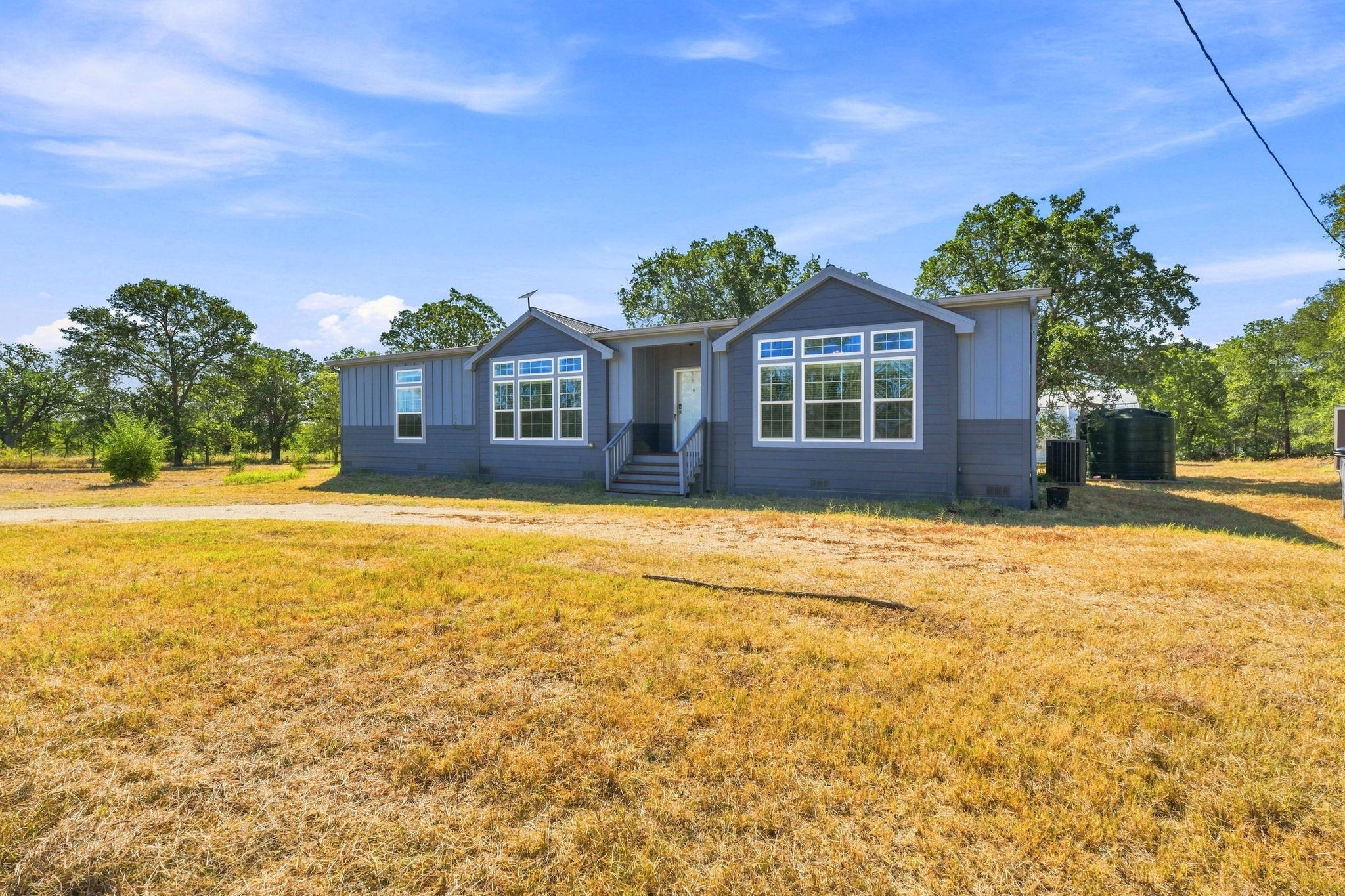 615 Green Acre Dr Property Photo 1