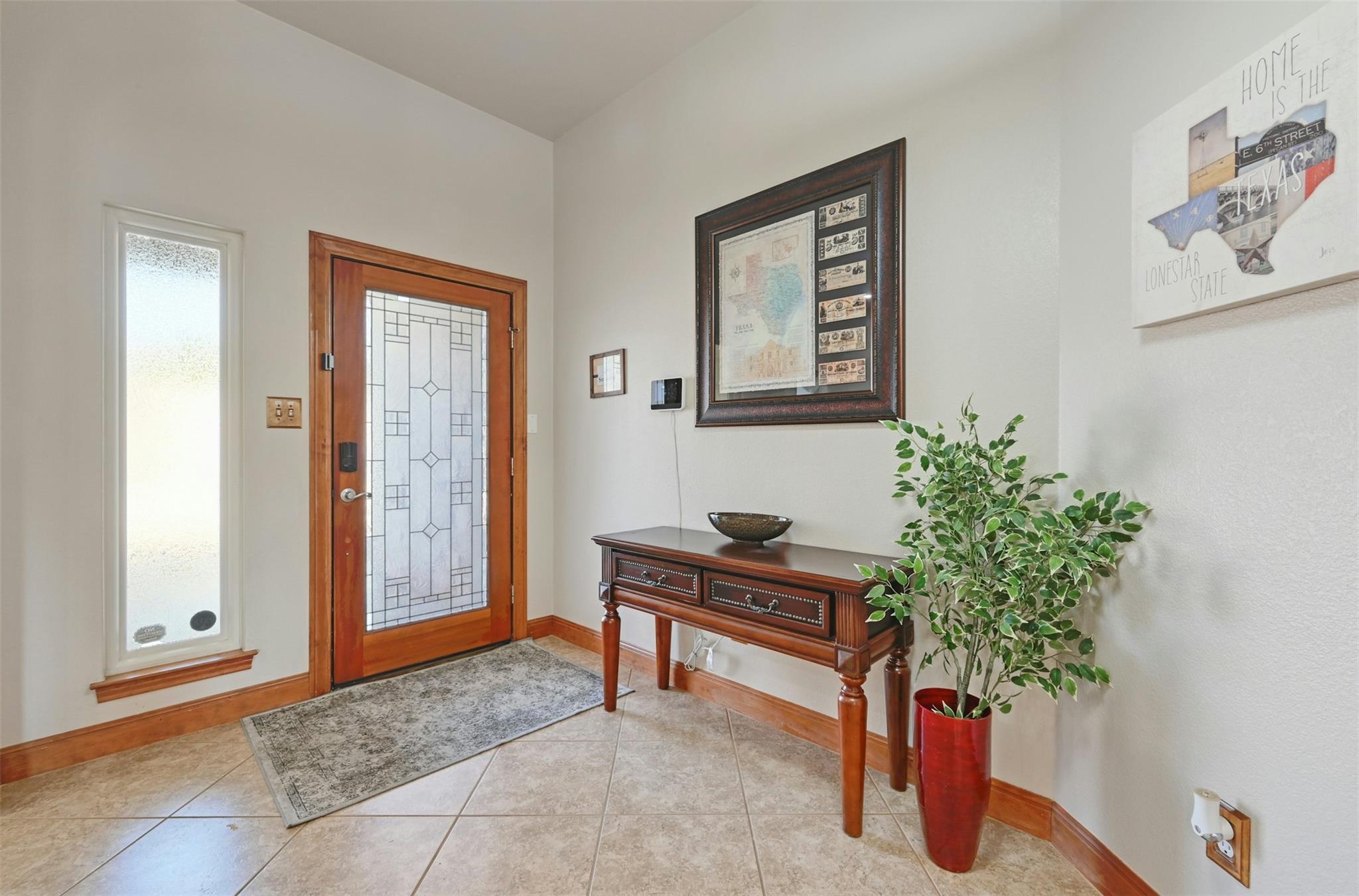701 W Creek Dr Property Photo 4