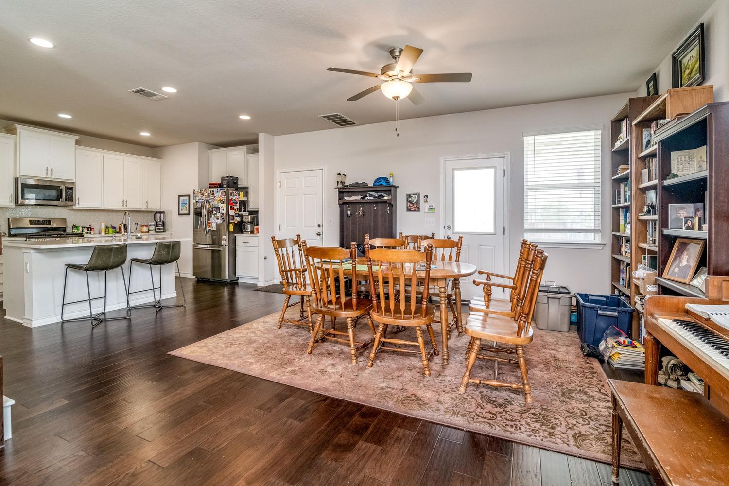 5300 Mulberry Grove Ln Property Photo 3