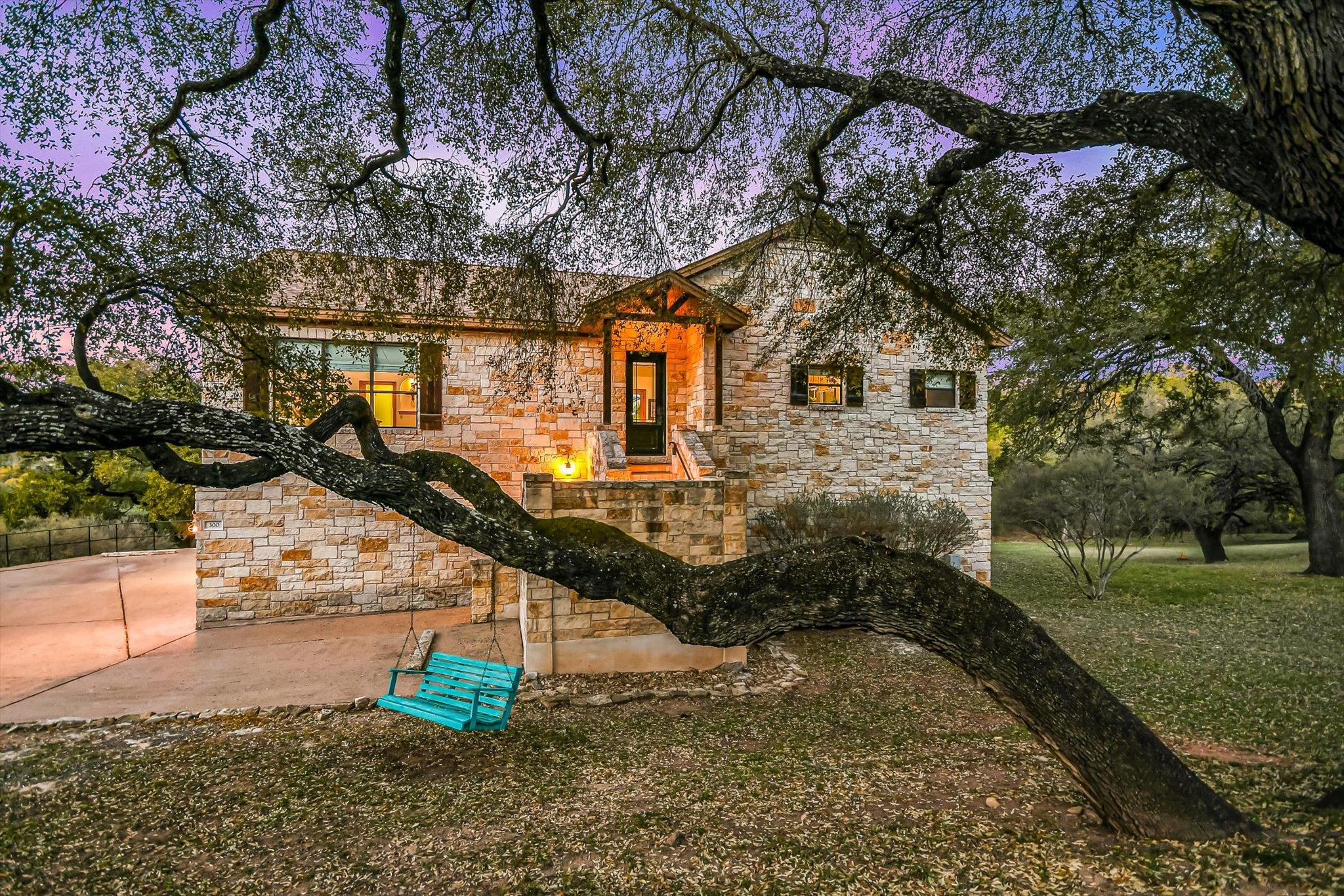 300 Harbor Dr Property Photo