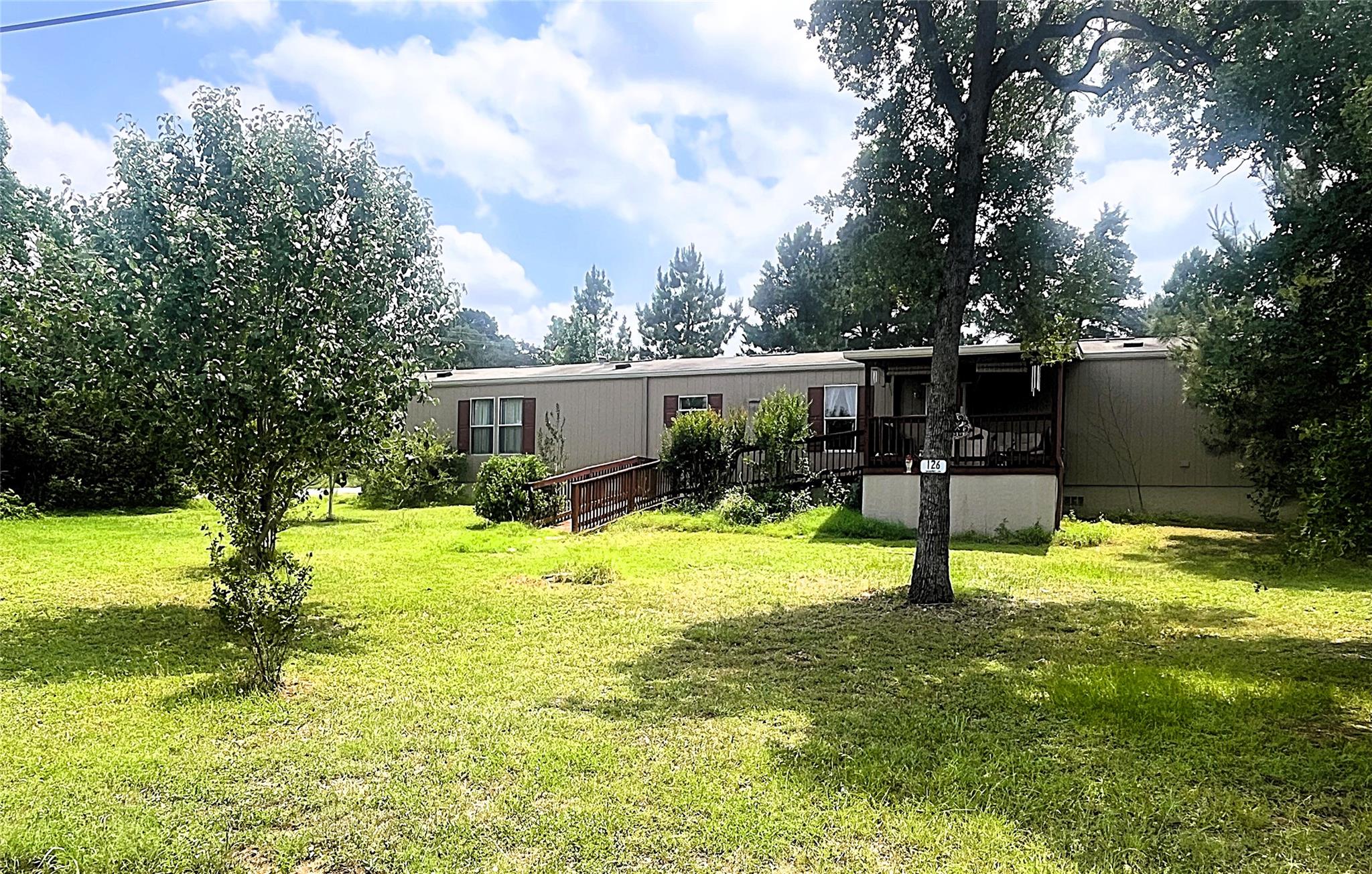 126 Shawnee Dr Property Photo 1