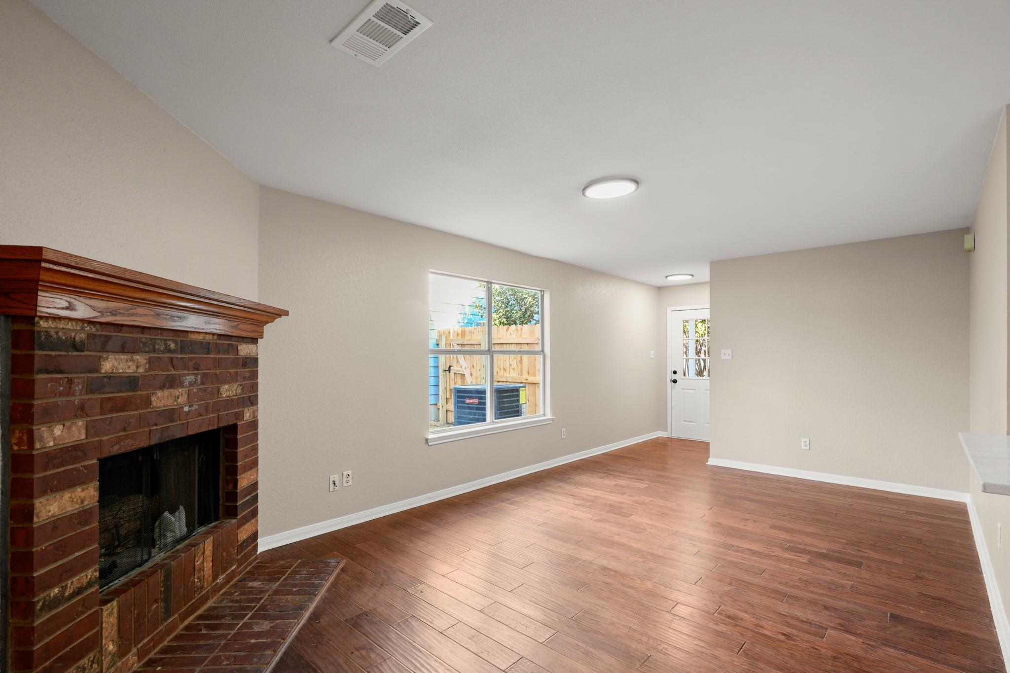 2109 Redwing Way Property Photo 3