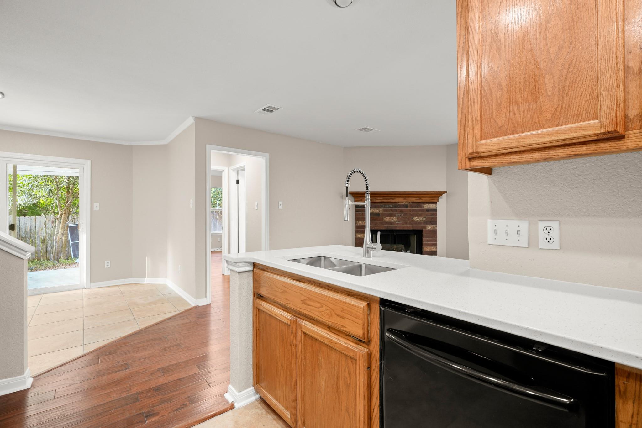 2109 Redwing Way Property Photo 7