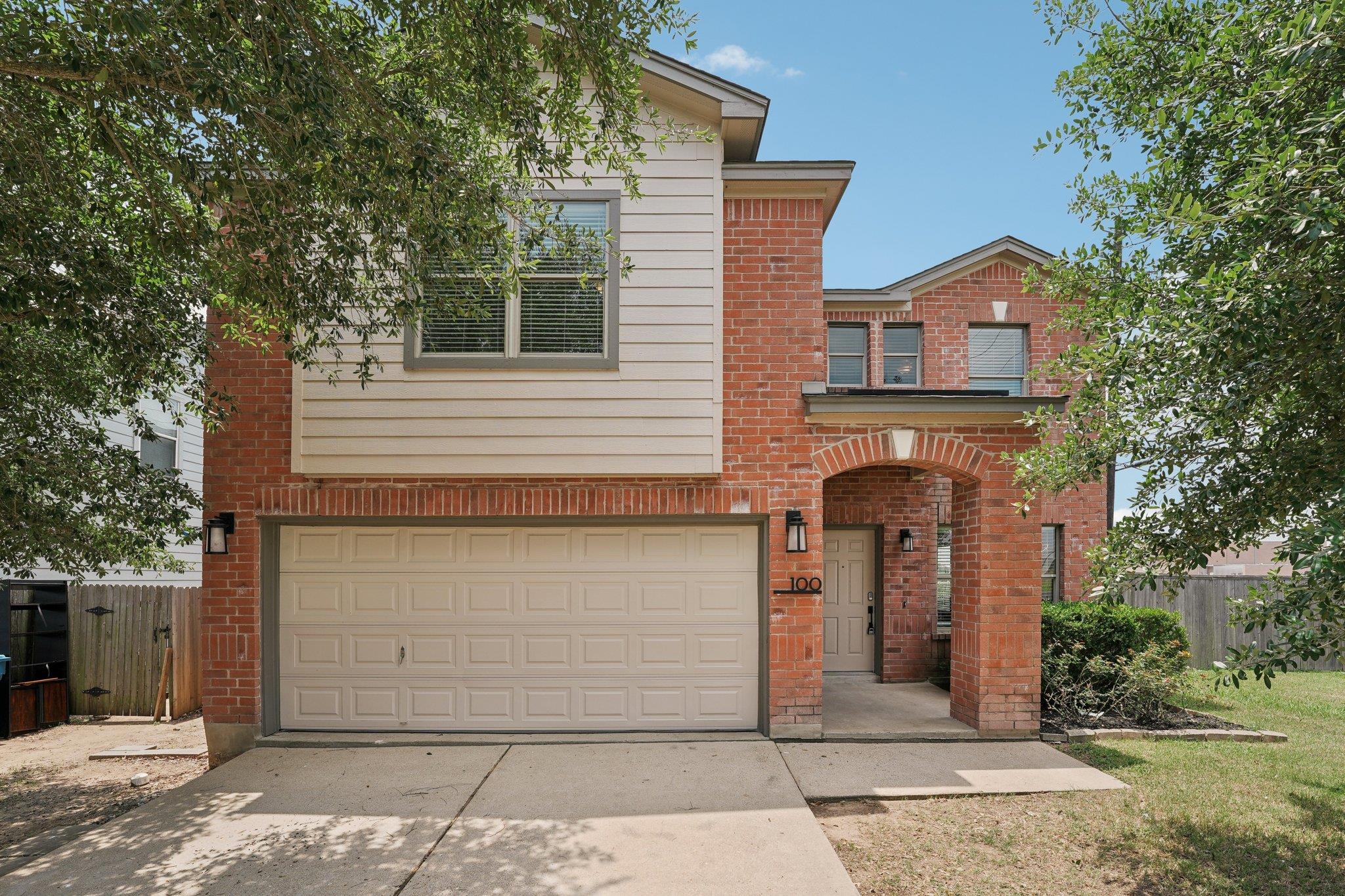 100 Blanco Woods Blvd Property Photo 1