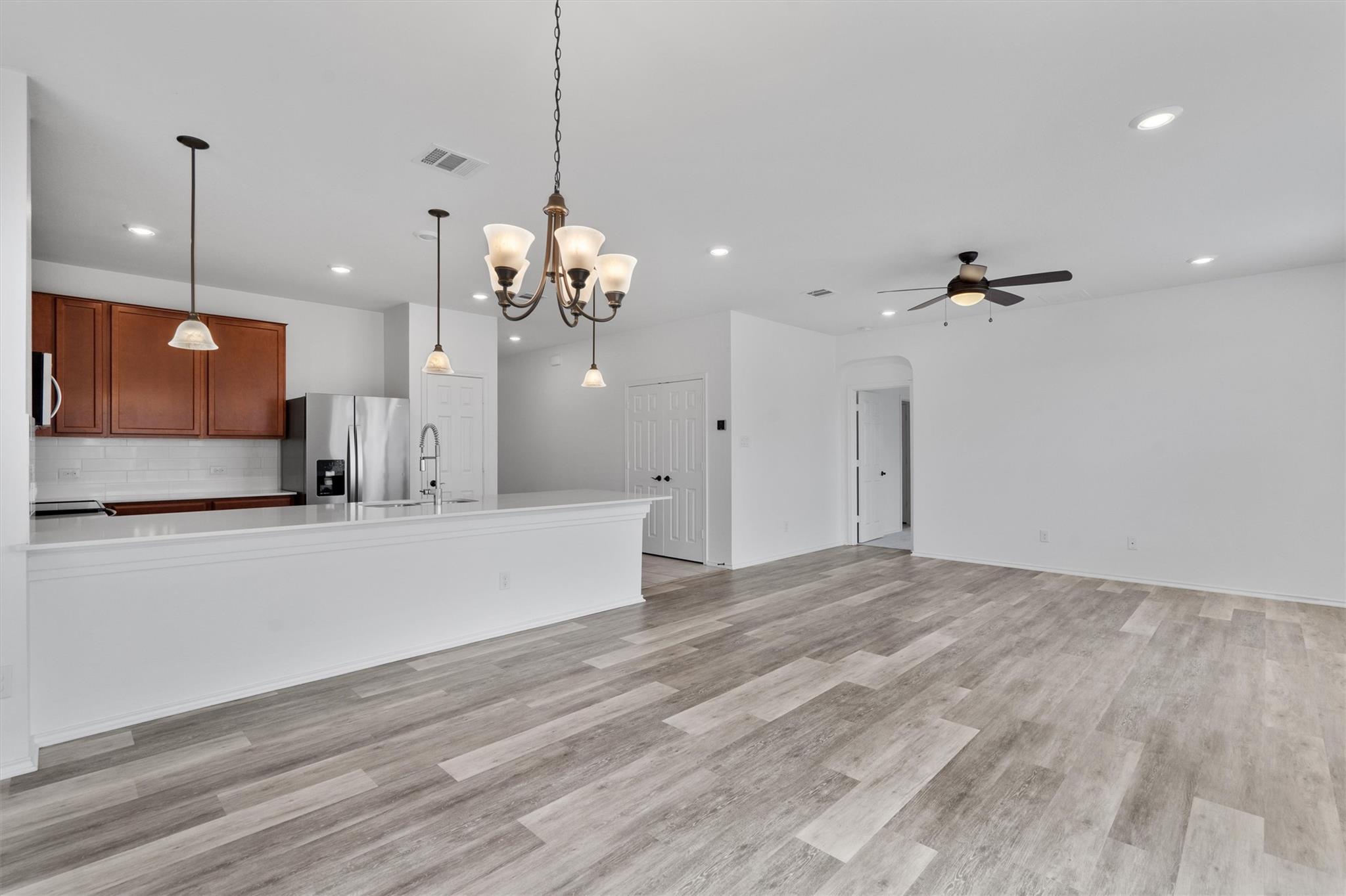 12417 Franklin D Roosevelt St Property Photo 6