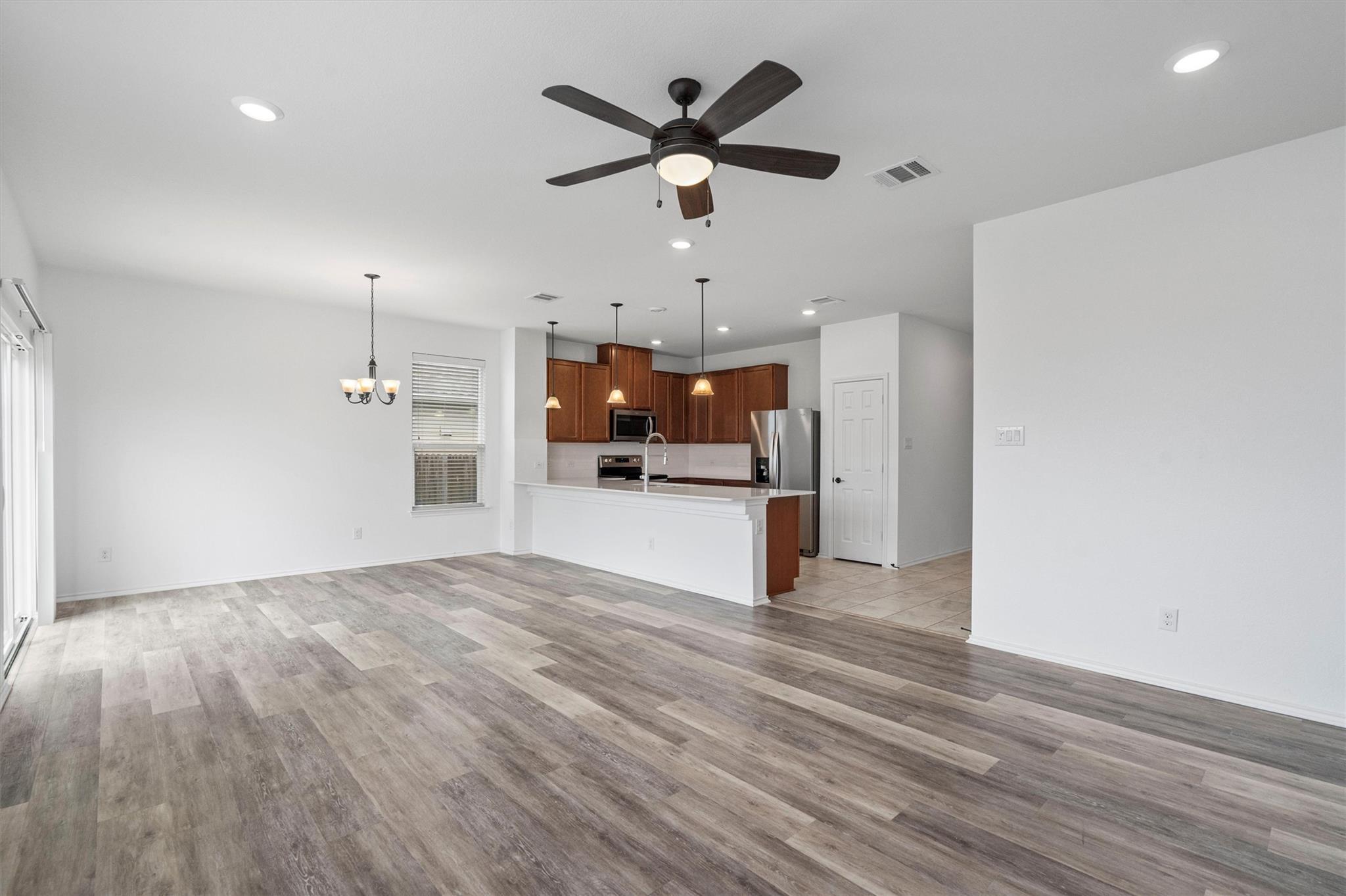 12417 Franklin D Roosevelt St Property Photo 8