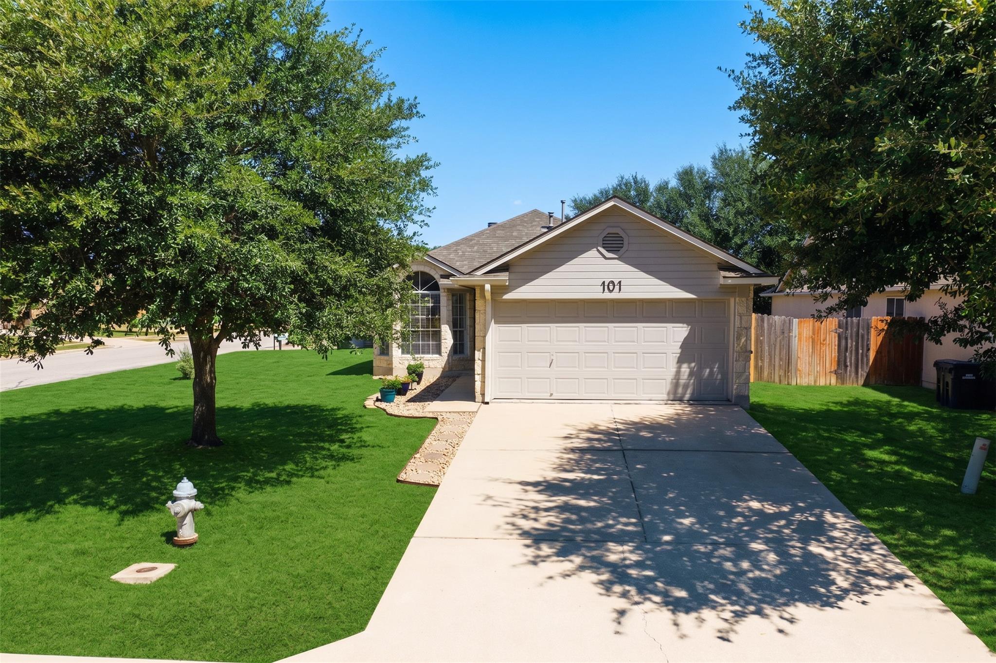 101 Cotton Creek Way Property Photo 3