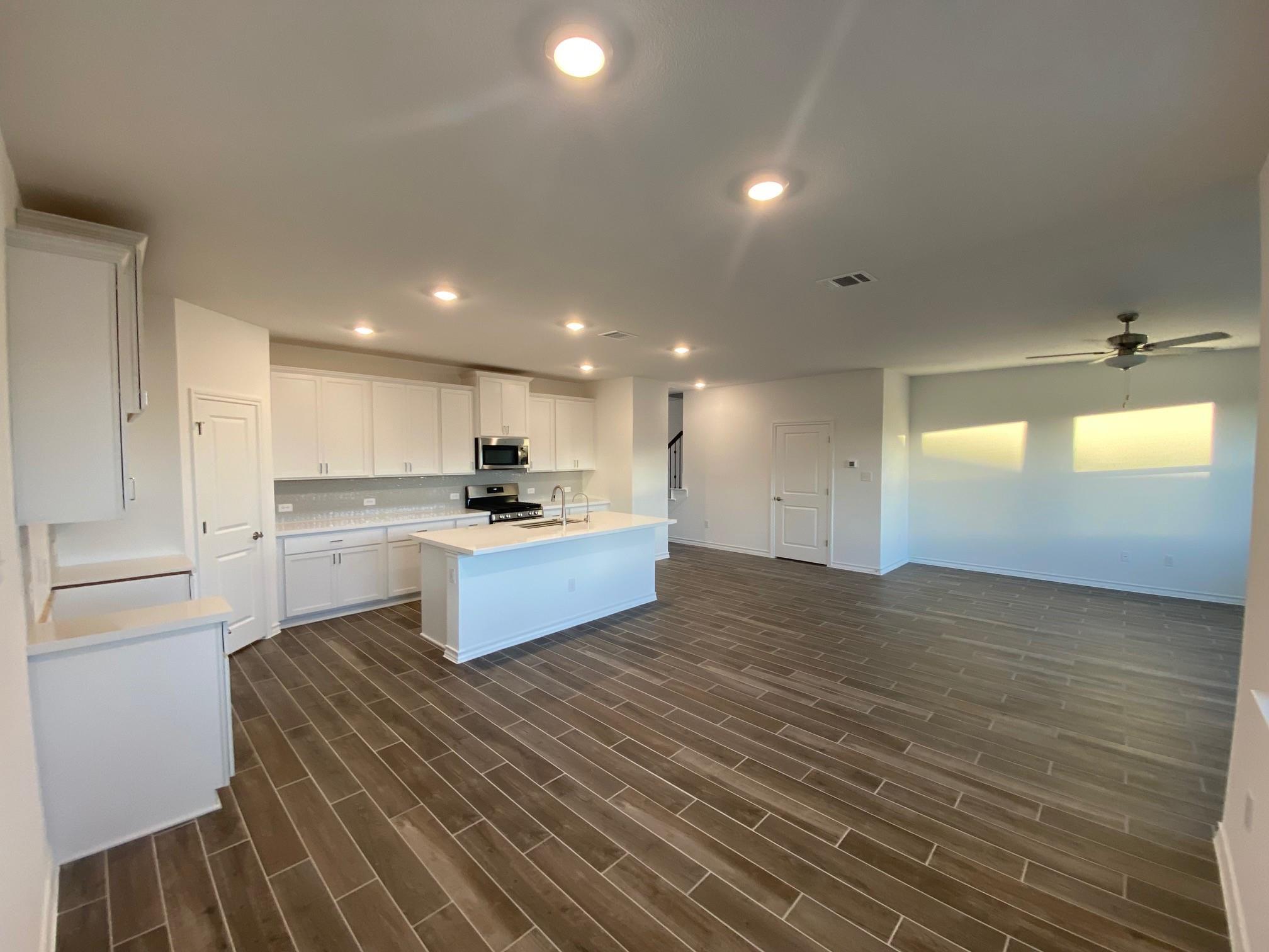 270 Pepperbark Loop Property Photo 5