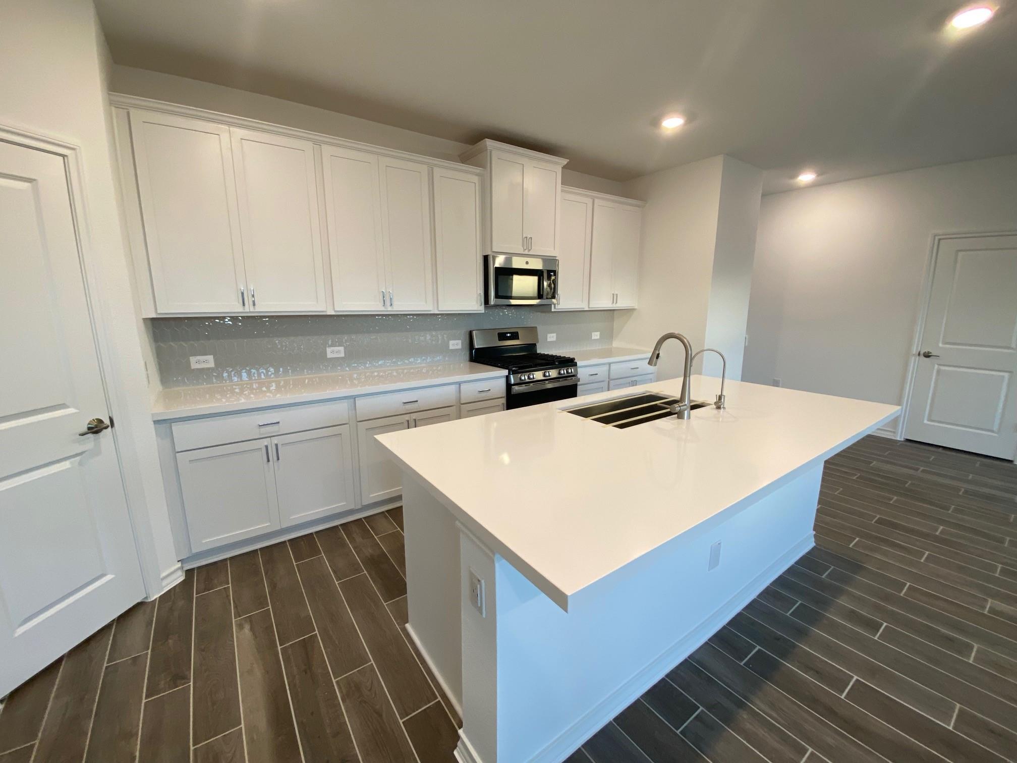 270 Pepperbark Loop Property Photo 8