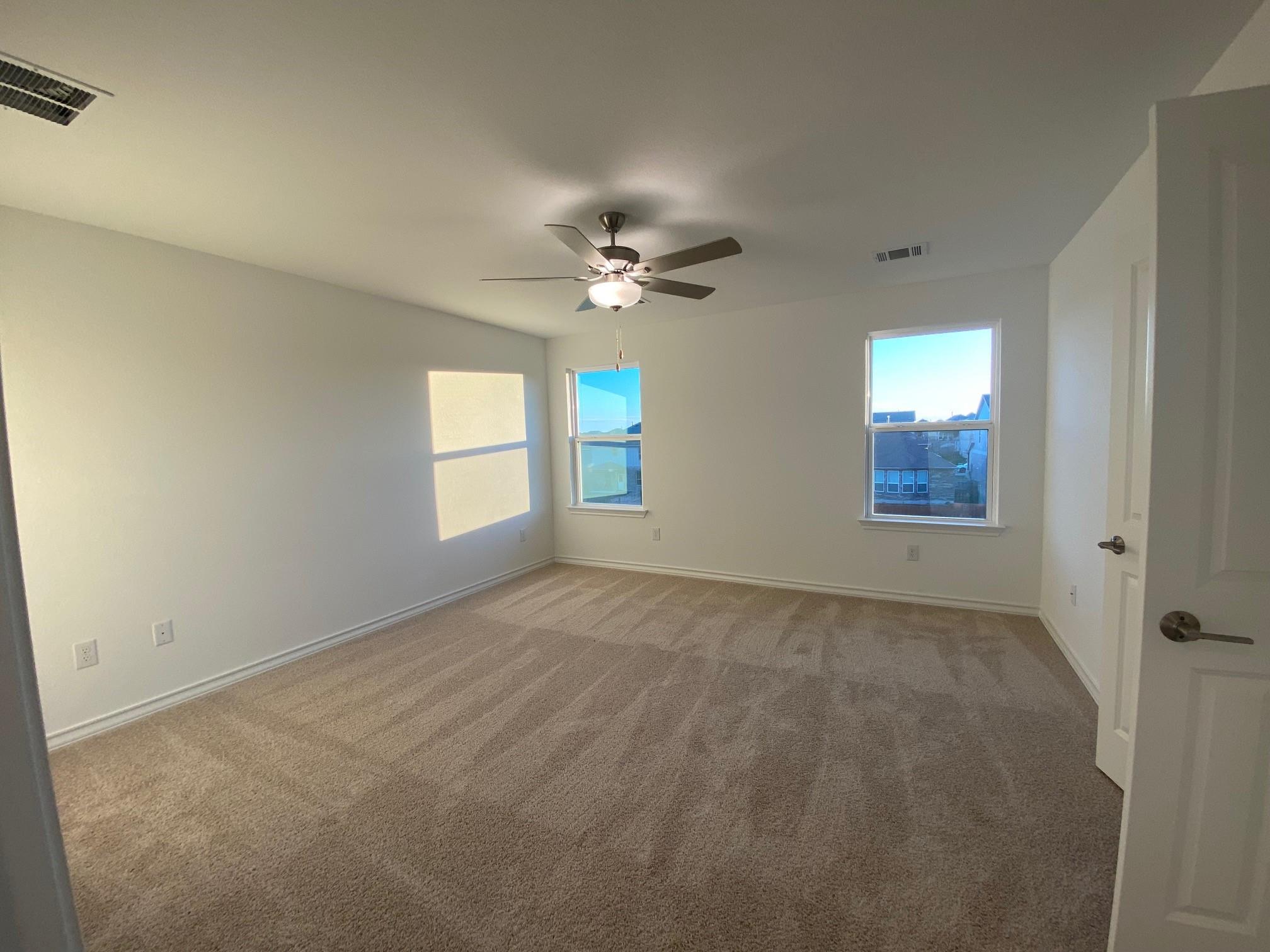 270 Pepperbark Loop Property Photo 14