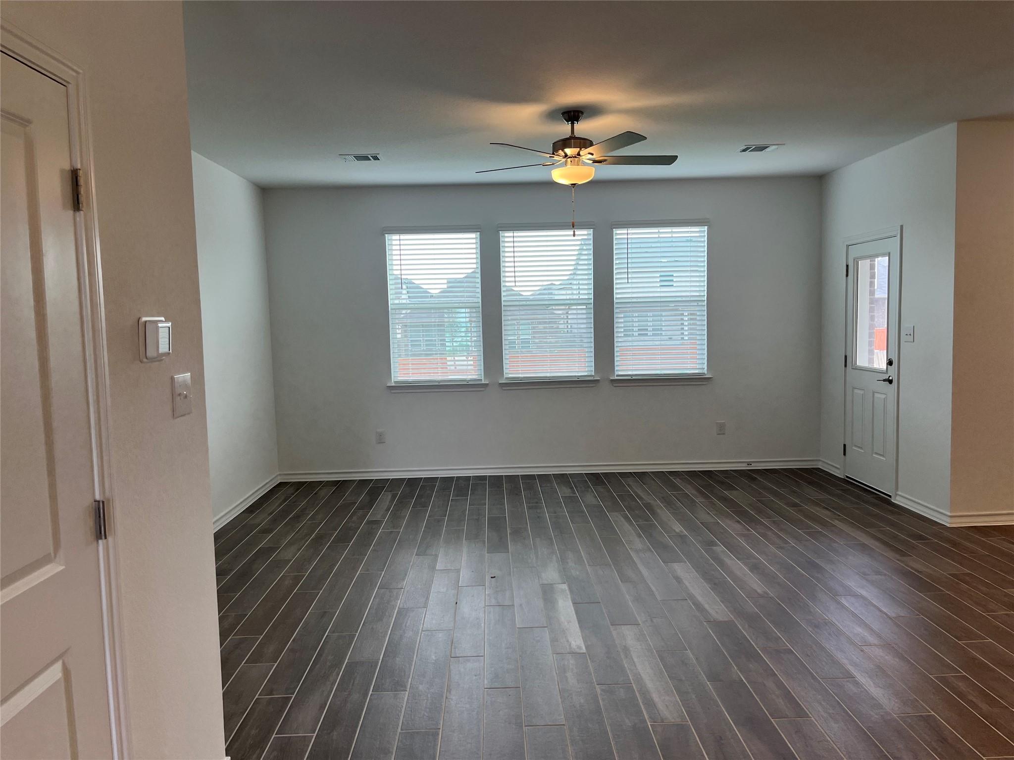 270 Pepperbark Loop Property Photo 19