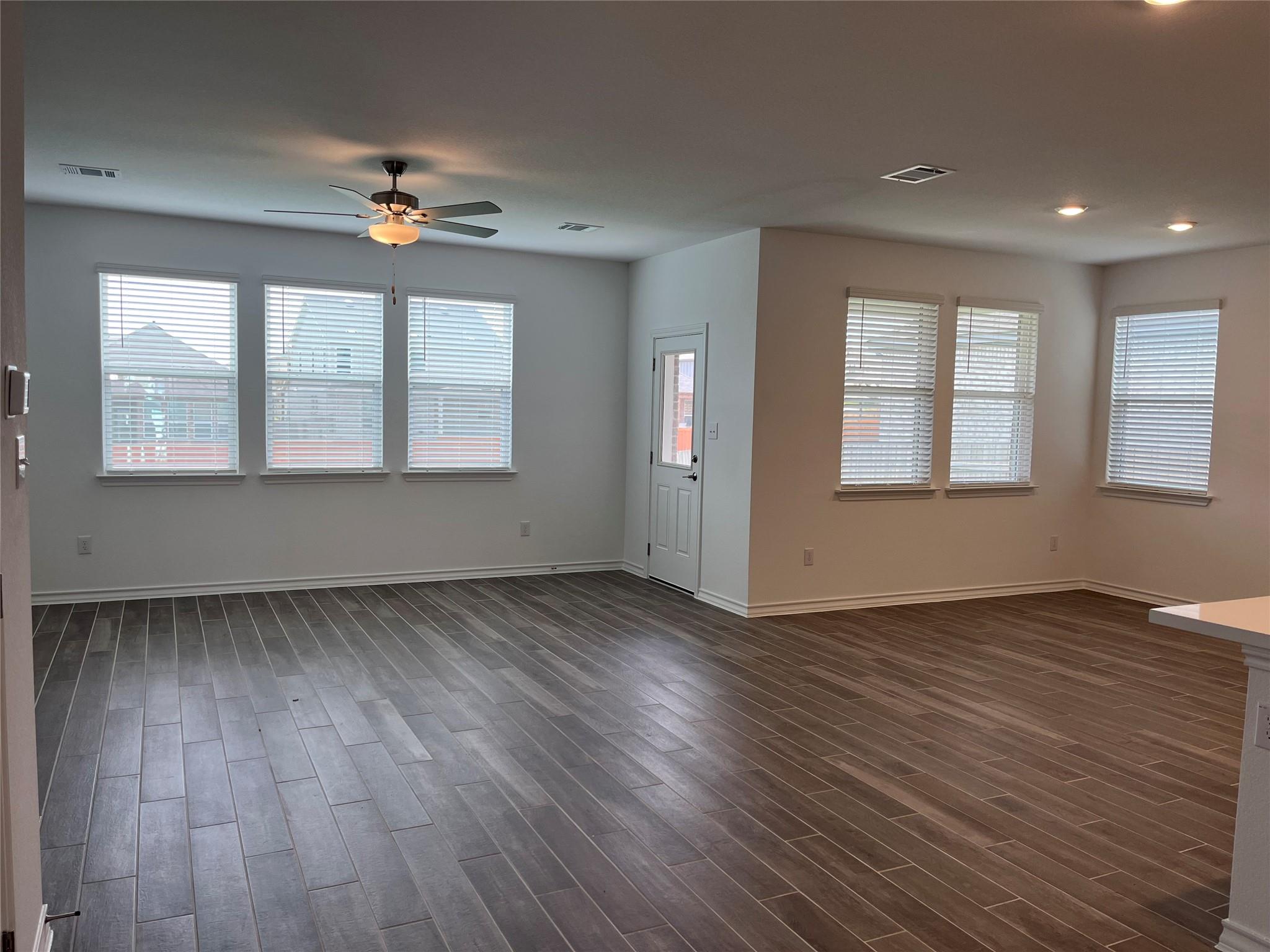 270 Pepperbark Loop Property Photo 24