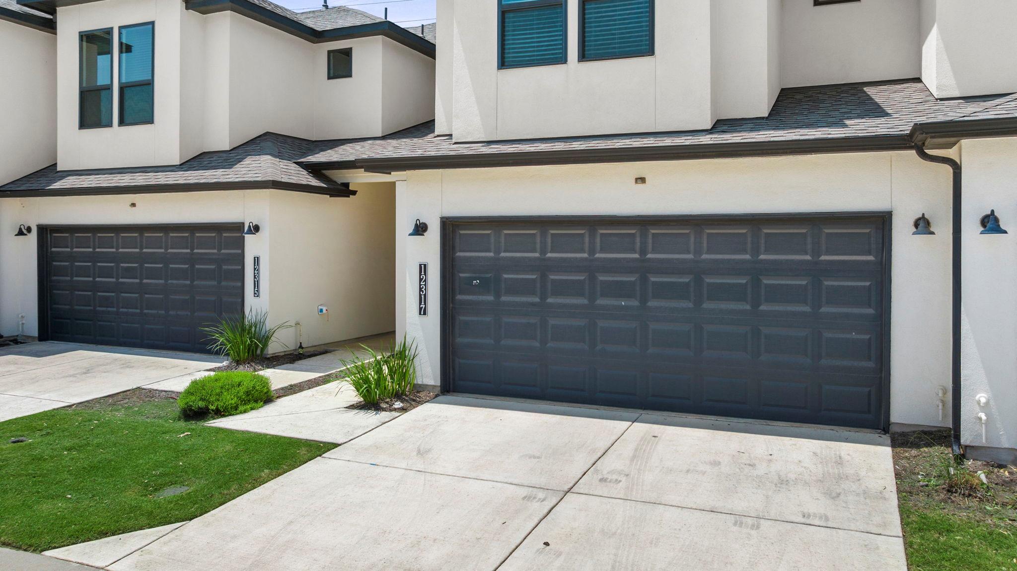 12317 Maypole Bnd Property Photo 3