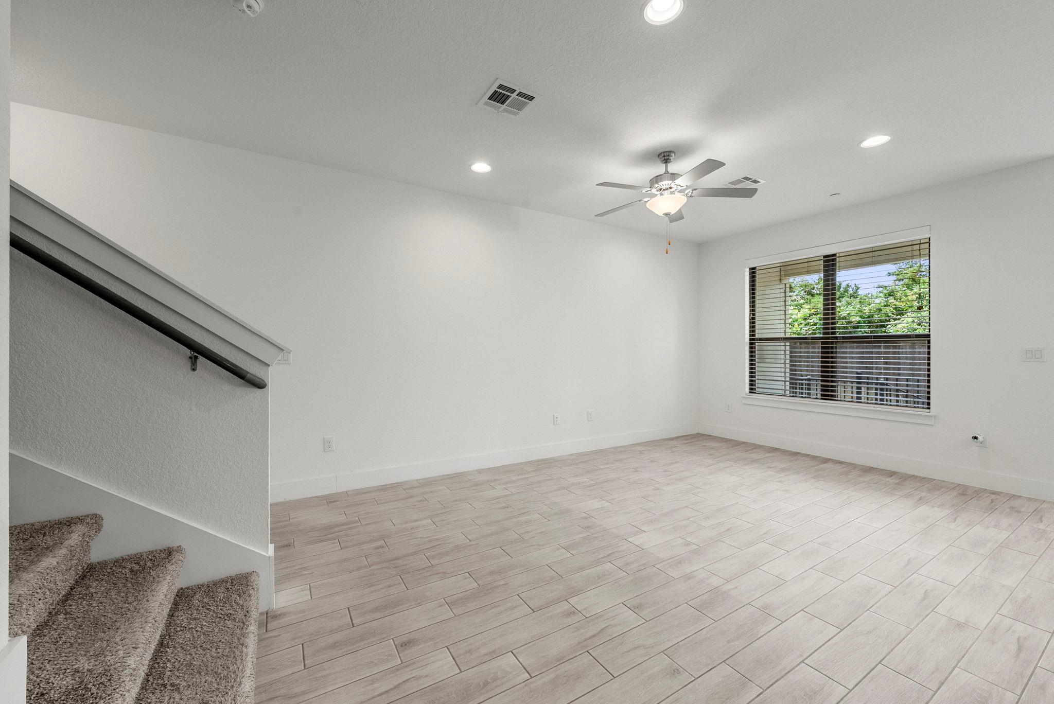 12317 Maypole Bnd Property Photo 9
