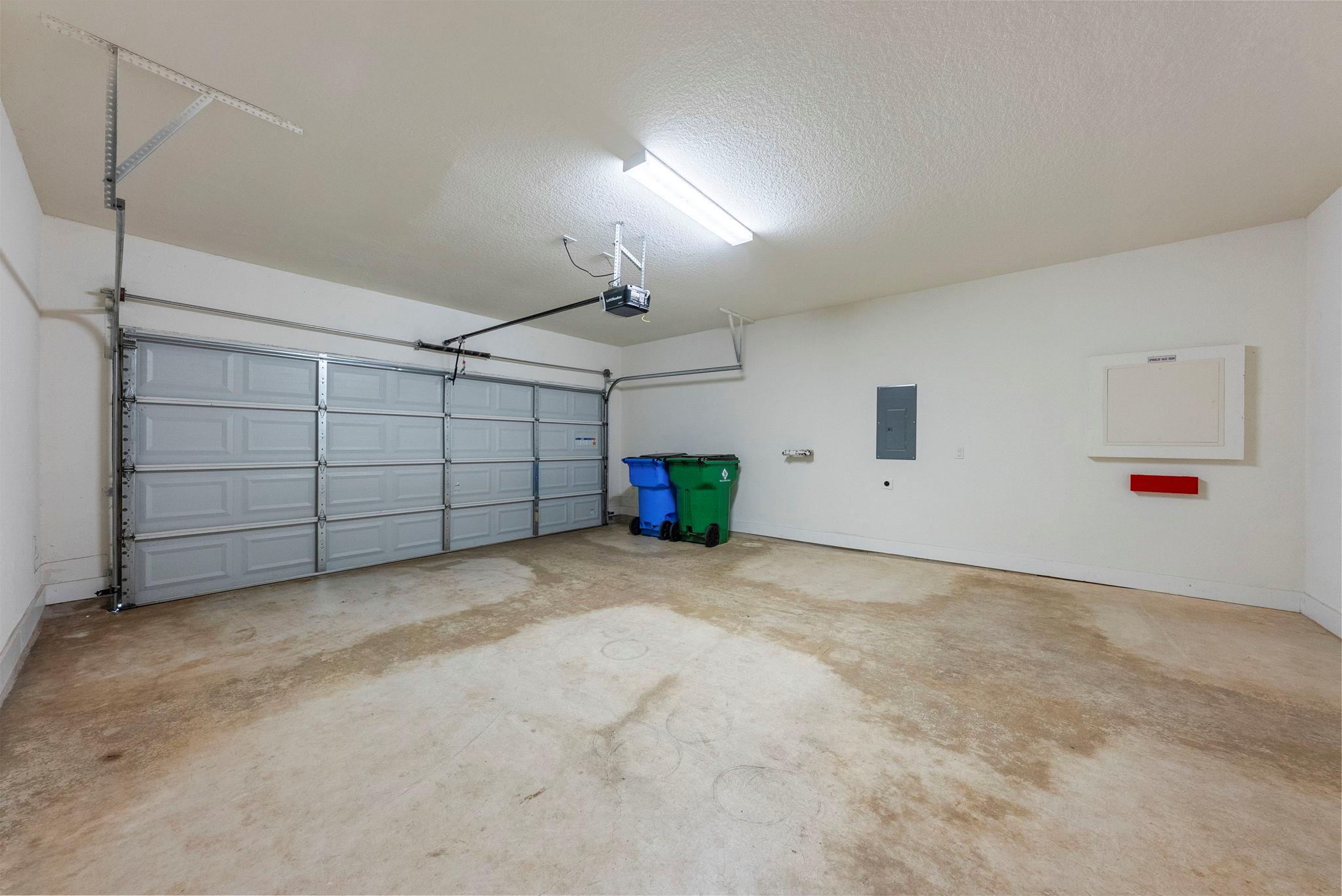12317 Maypole Bnd Property Photo 25