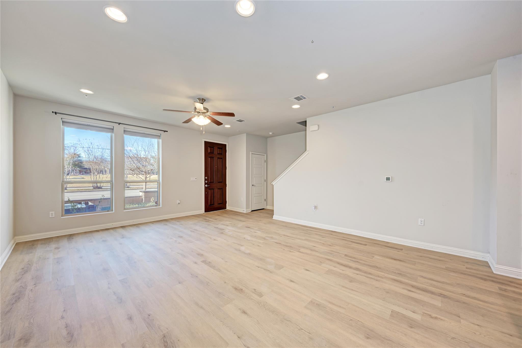 6814 E Riverside Dr #32 Property Photo 6
