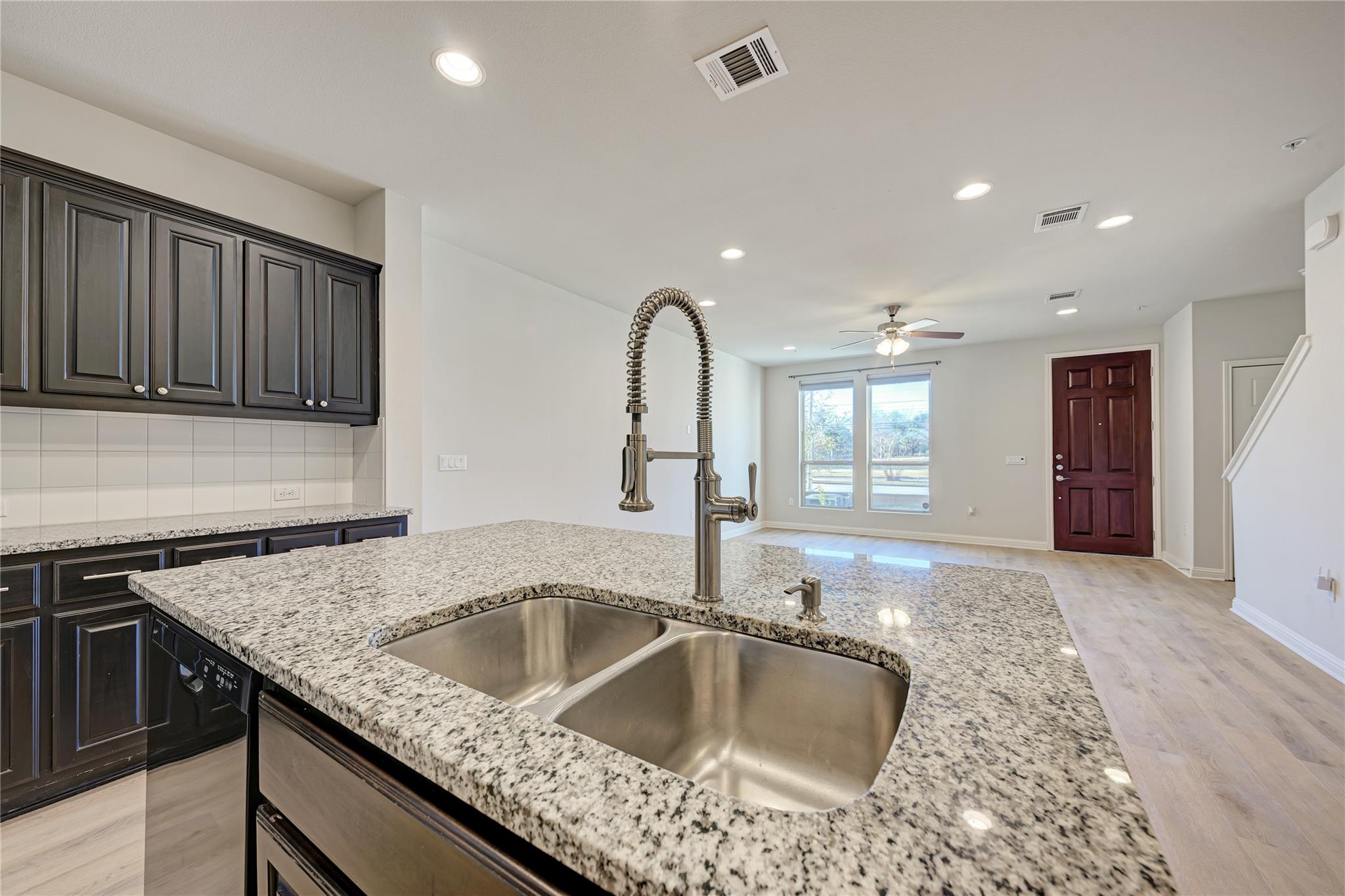 6814 E Riverside Dr #32 Property Photo 10
