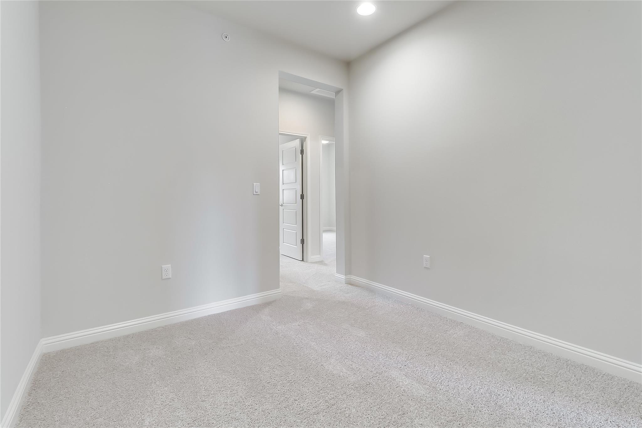 6814 E Riverside Dr #32 Property Photo 14