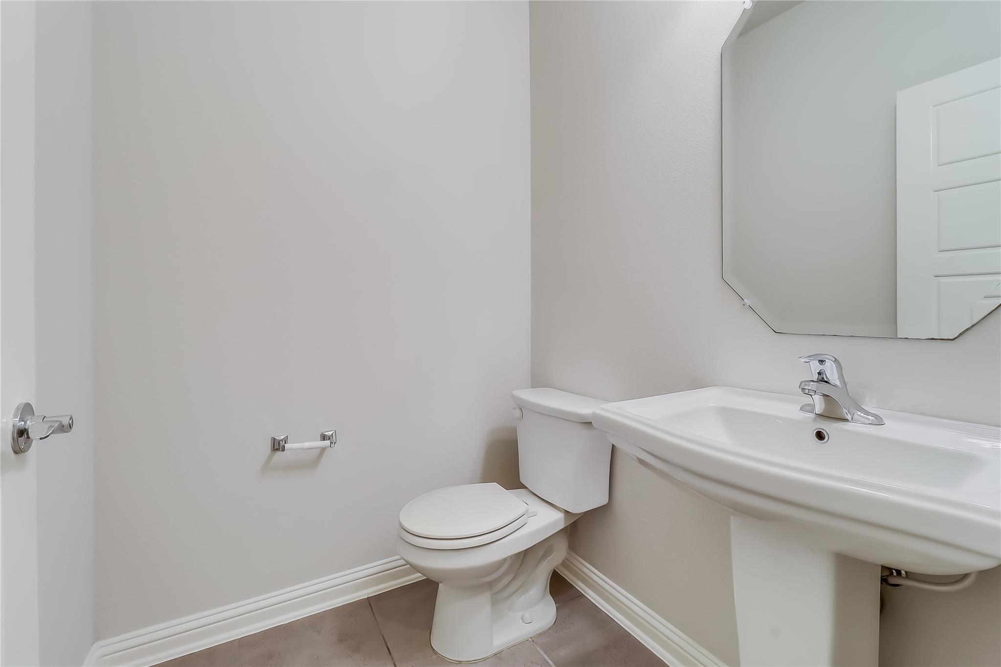 6814 E Riverside Dr #32 Property Photo 23