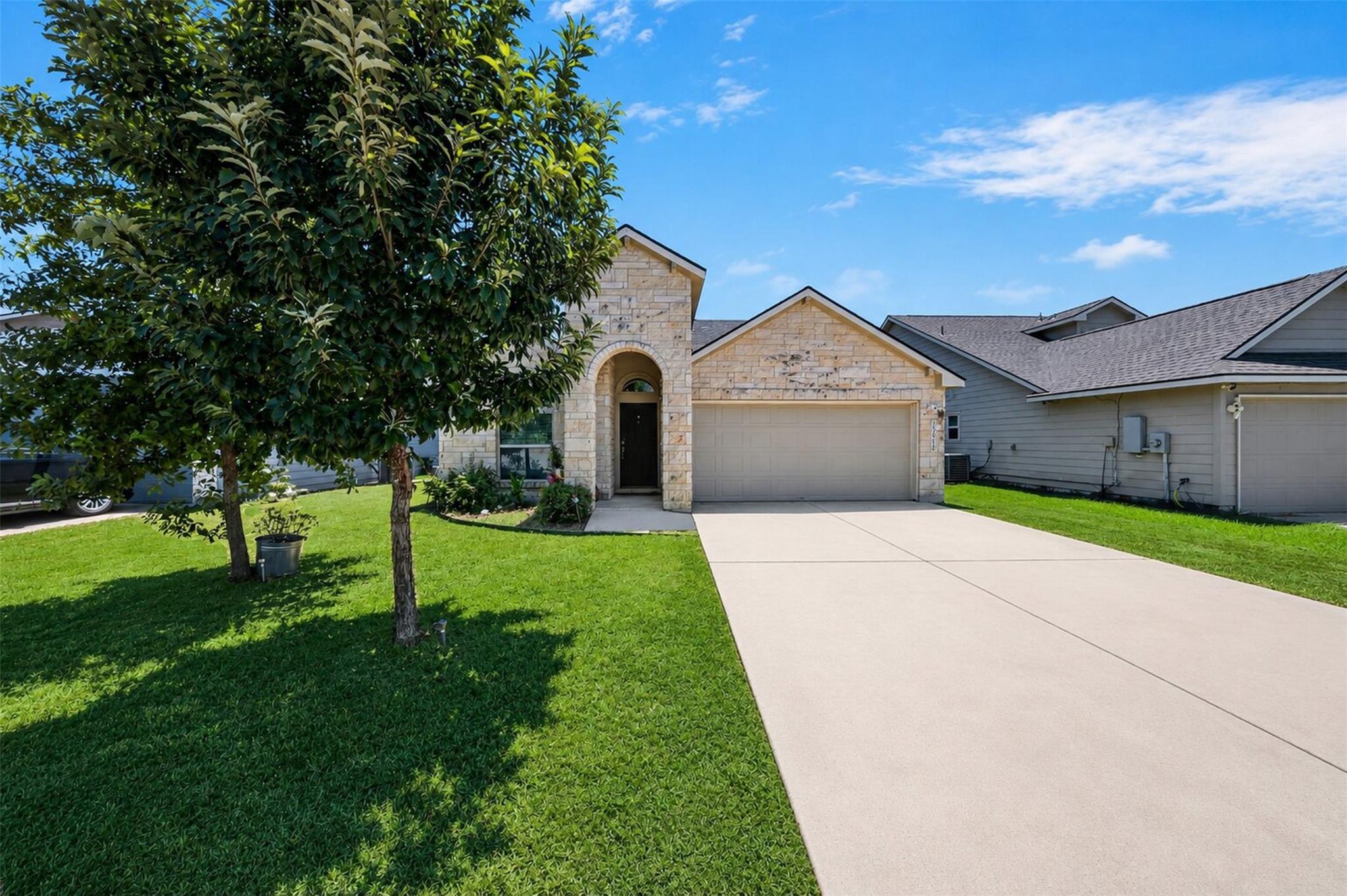 12913 Pealing Way Property Photo 3