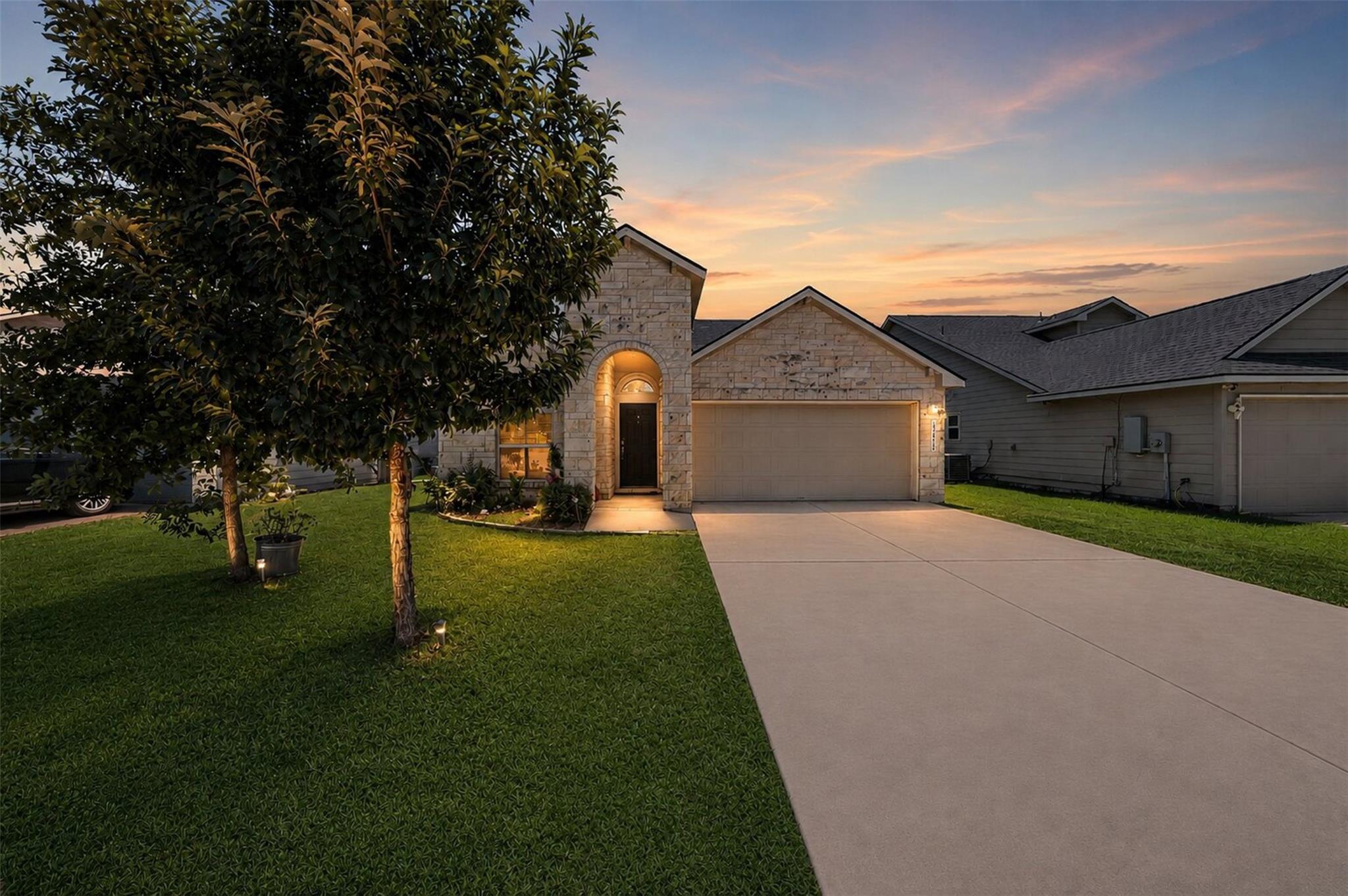 12913 Pealing Way Property Photo 4