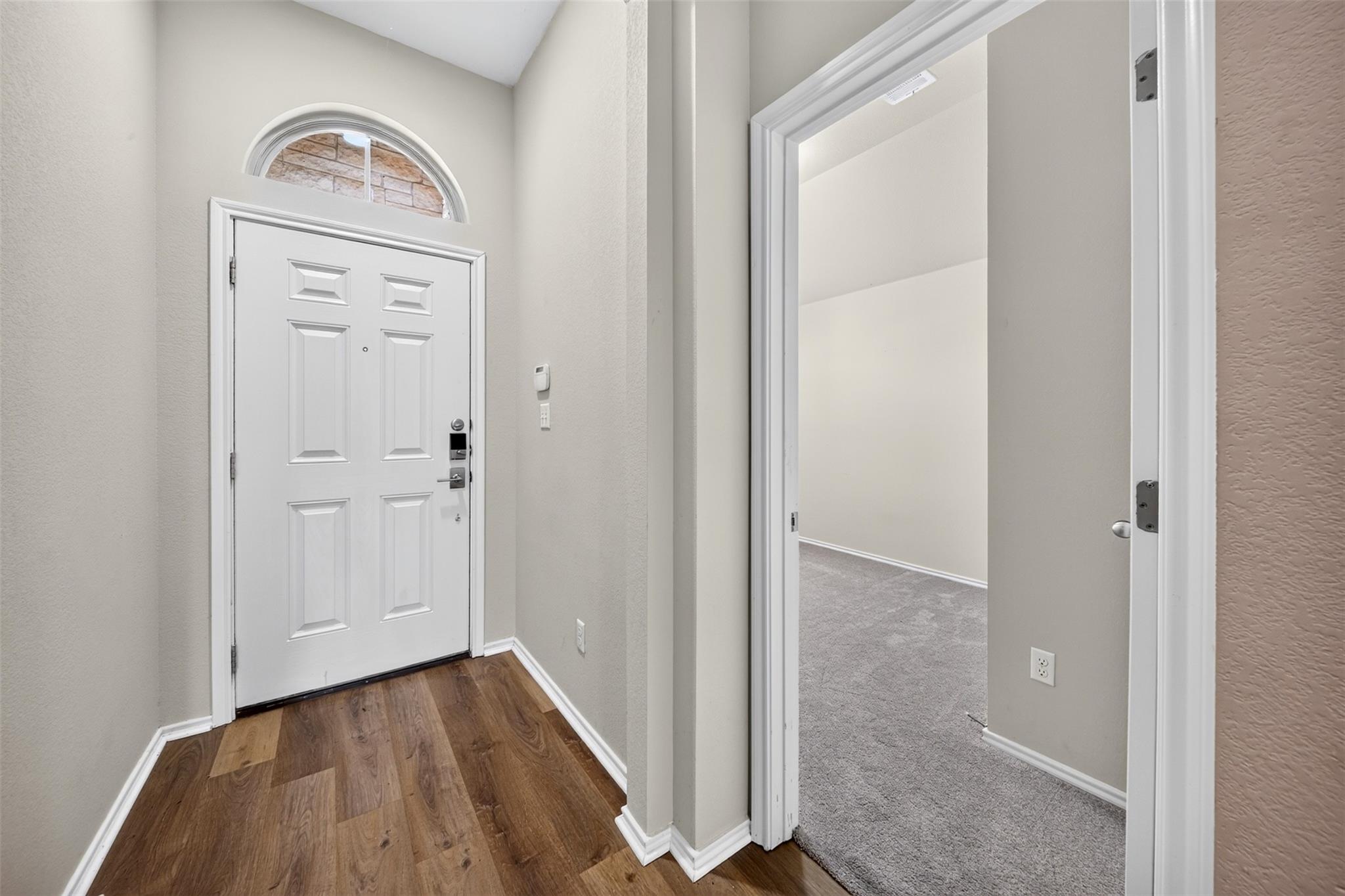12913 Pealing Way Property Photo 5