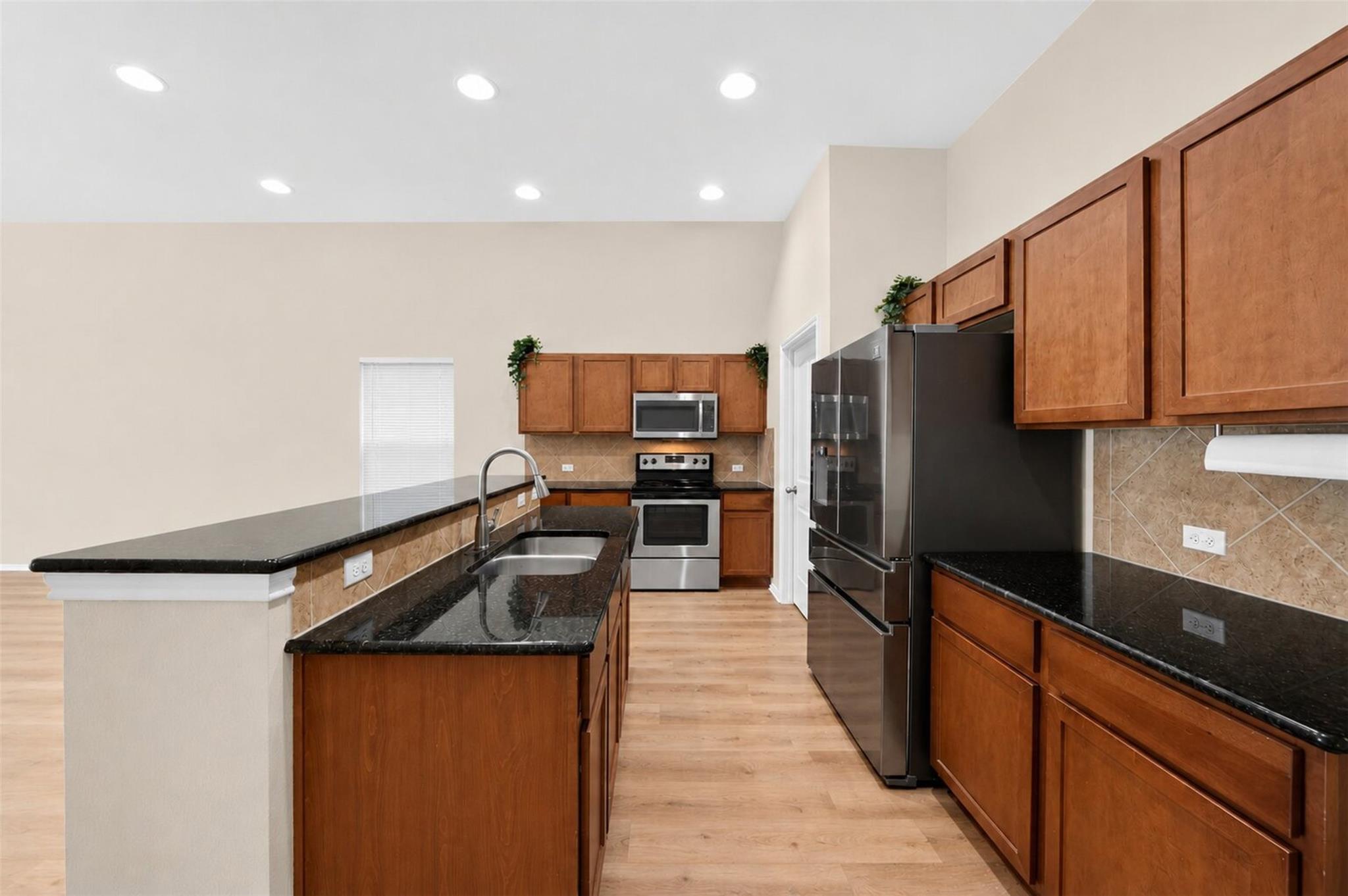 12913 Pealing Way Property Photo 13