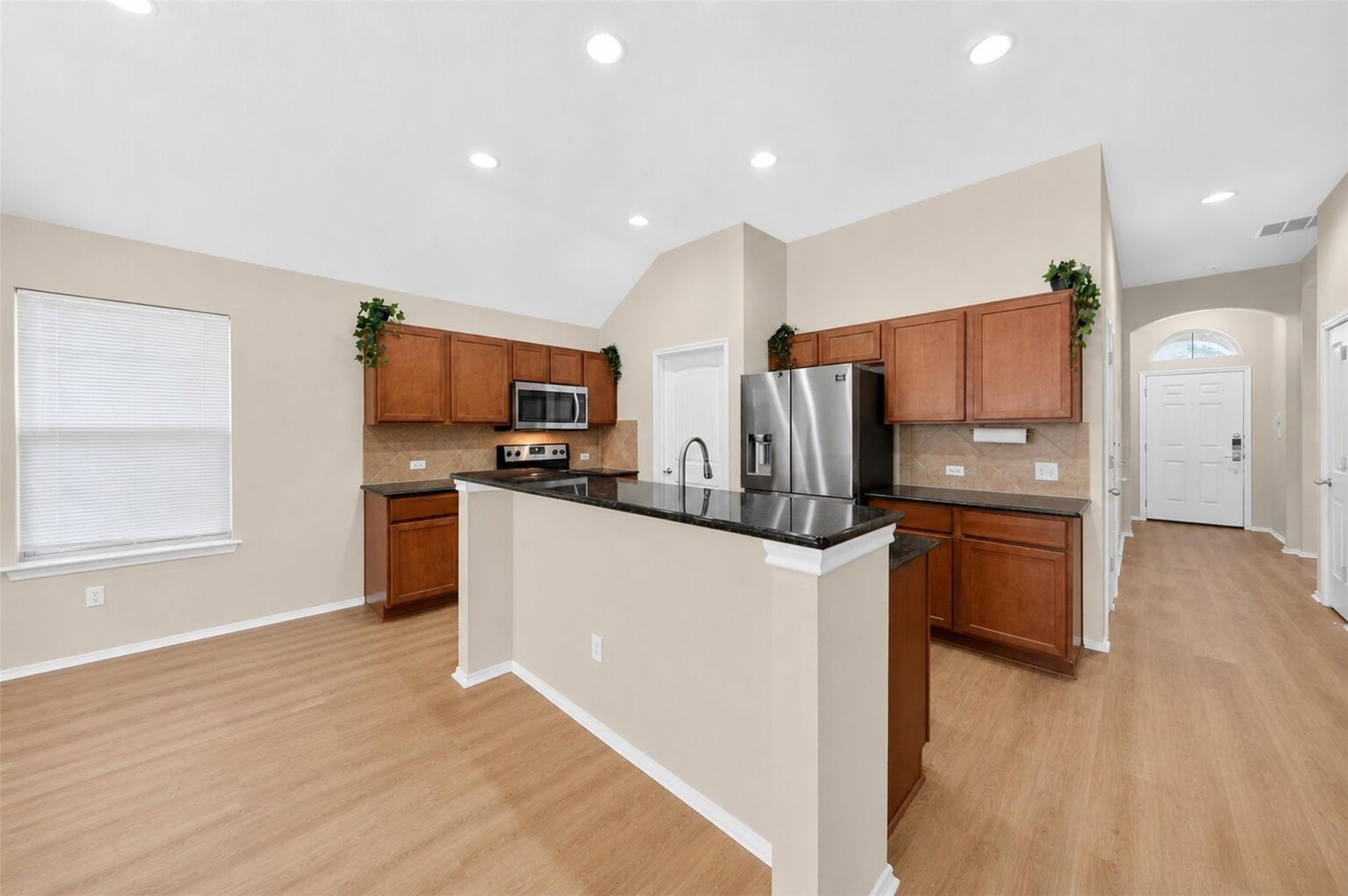12913 Pealing Way Property Photo 14