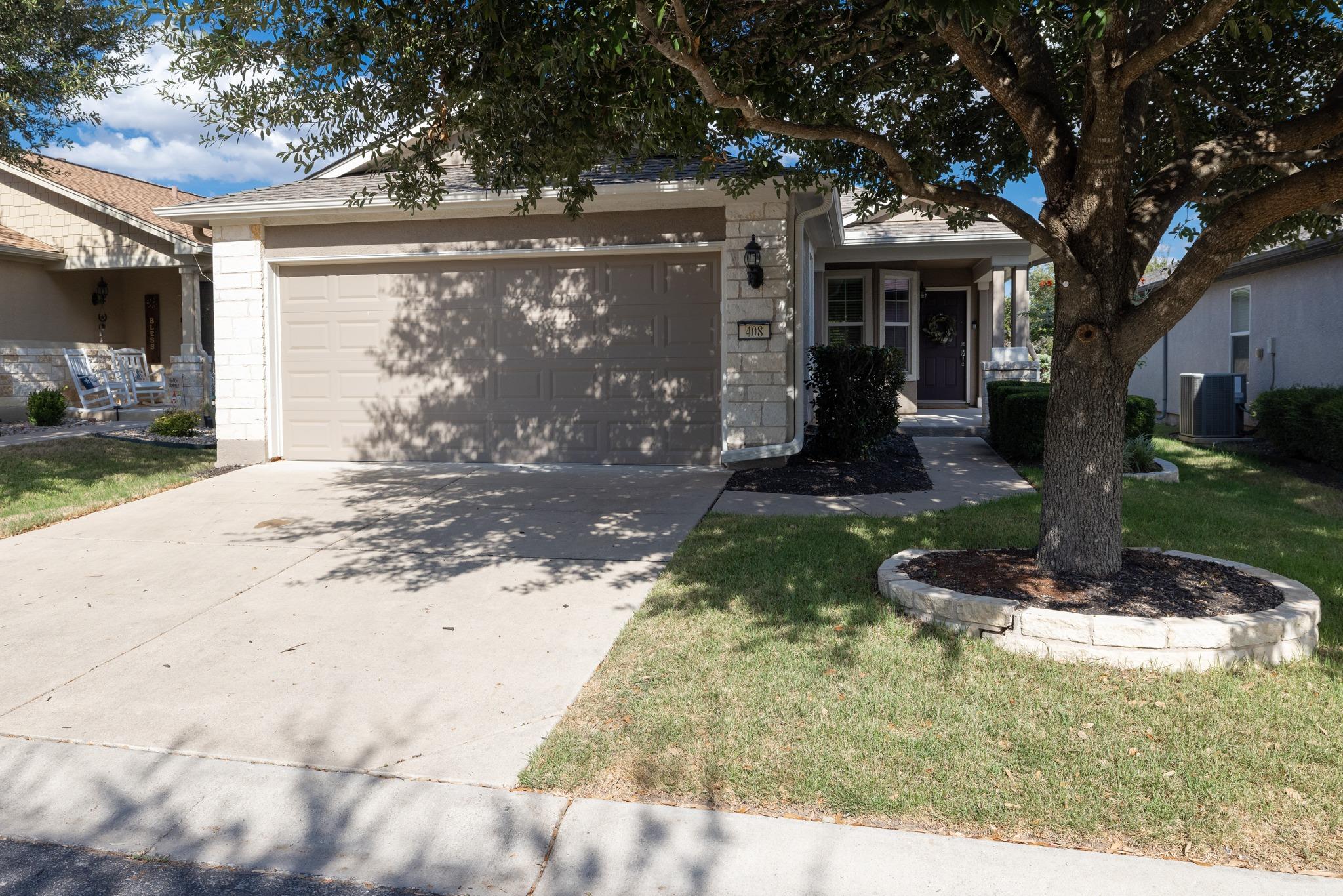 408 Sheldon Lake Dr Property Photo 1