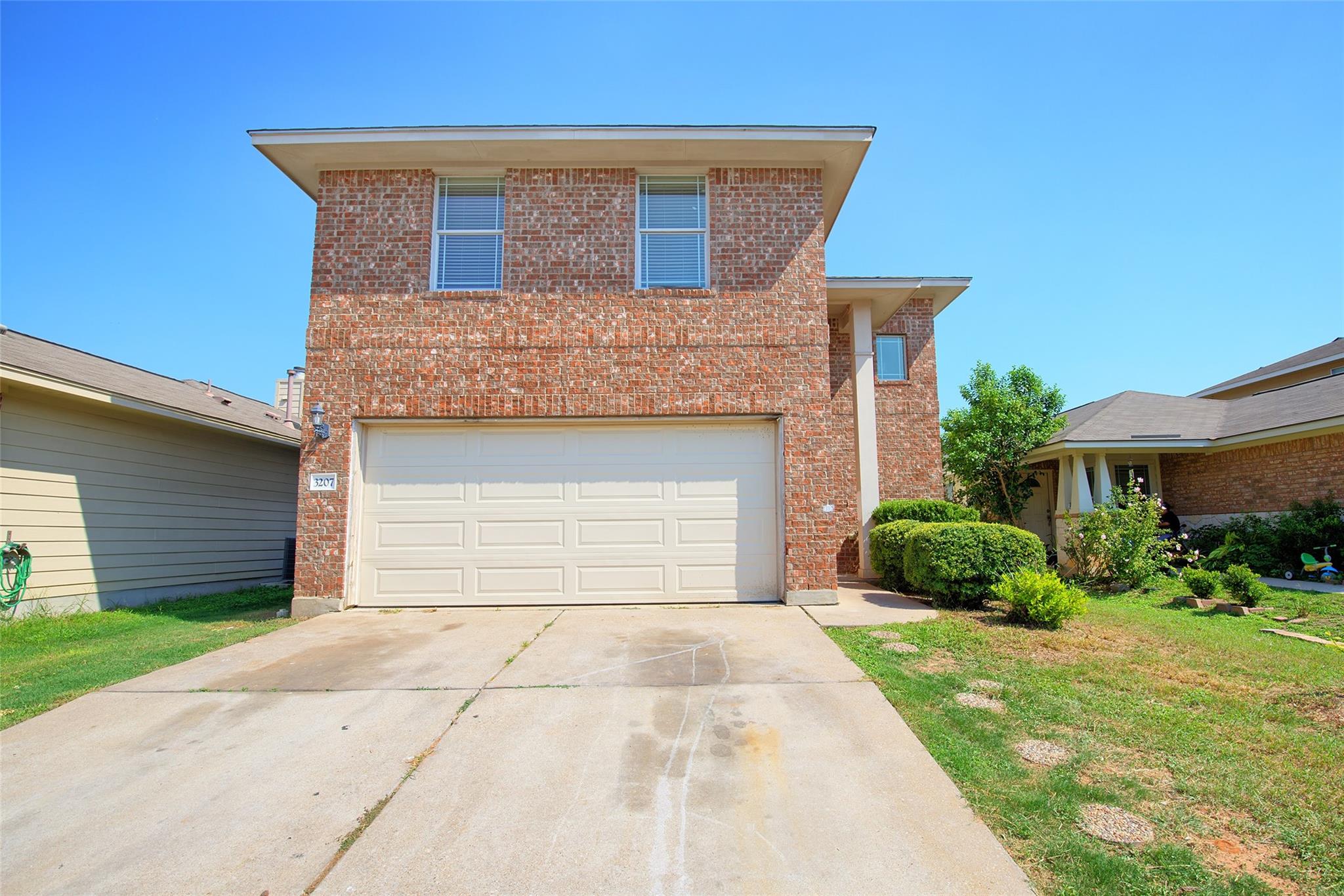 3207 Barksdale Dr Property Photo 1