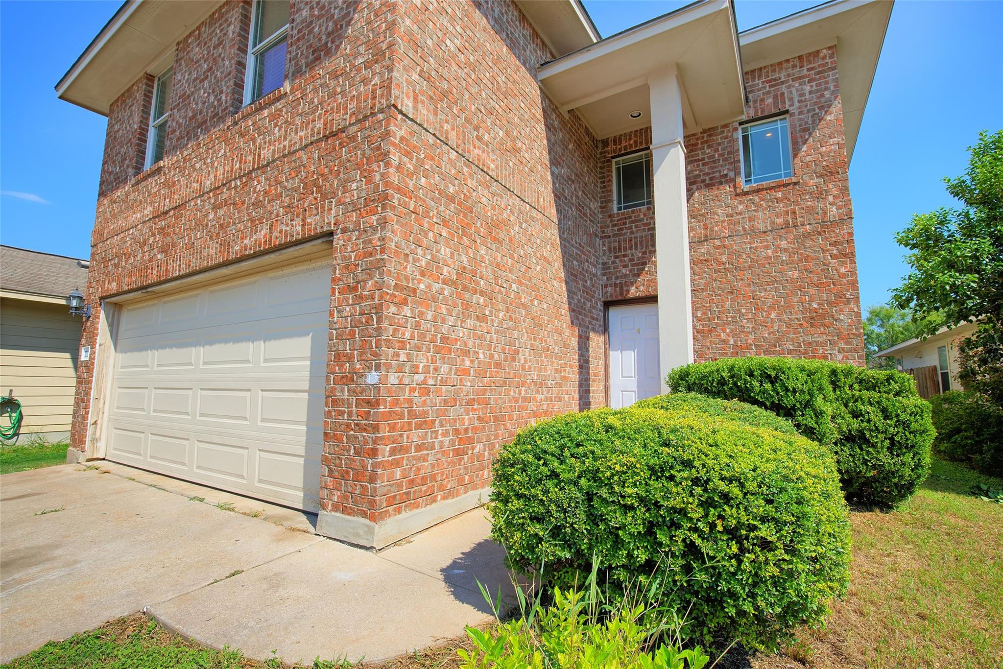 3207 Barksdale Dr Property Photo 2