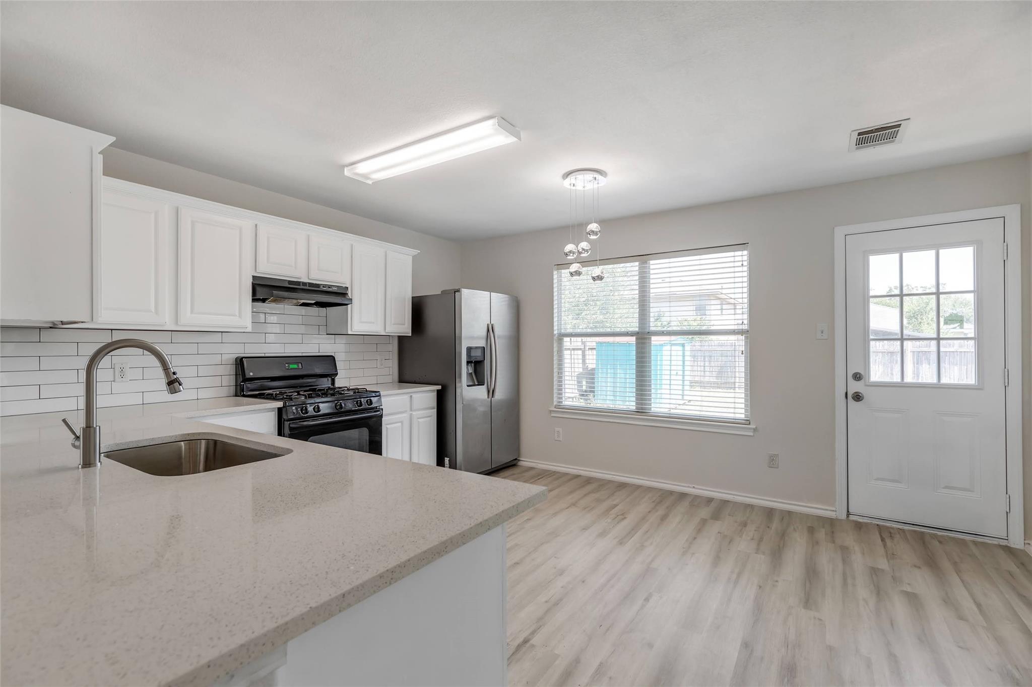 3207 Barksdale Dr Property Photo 5