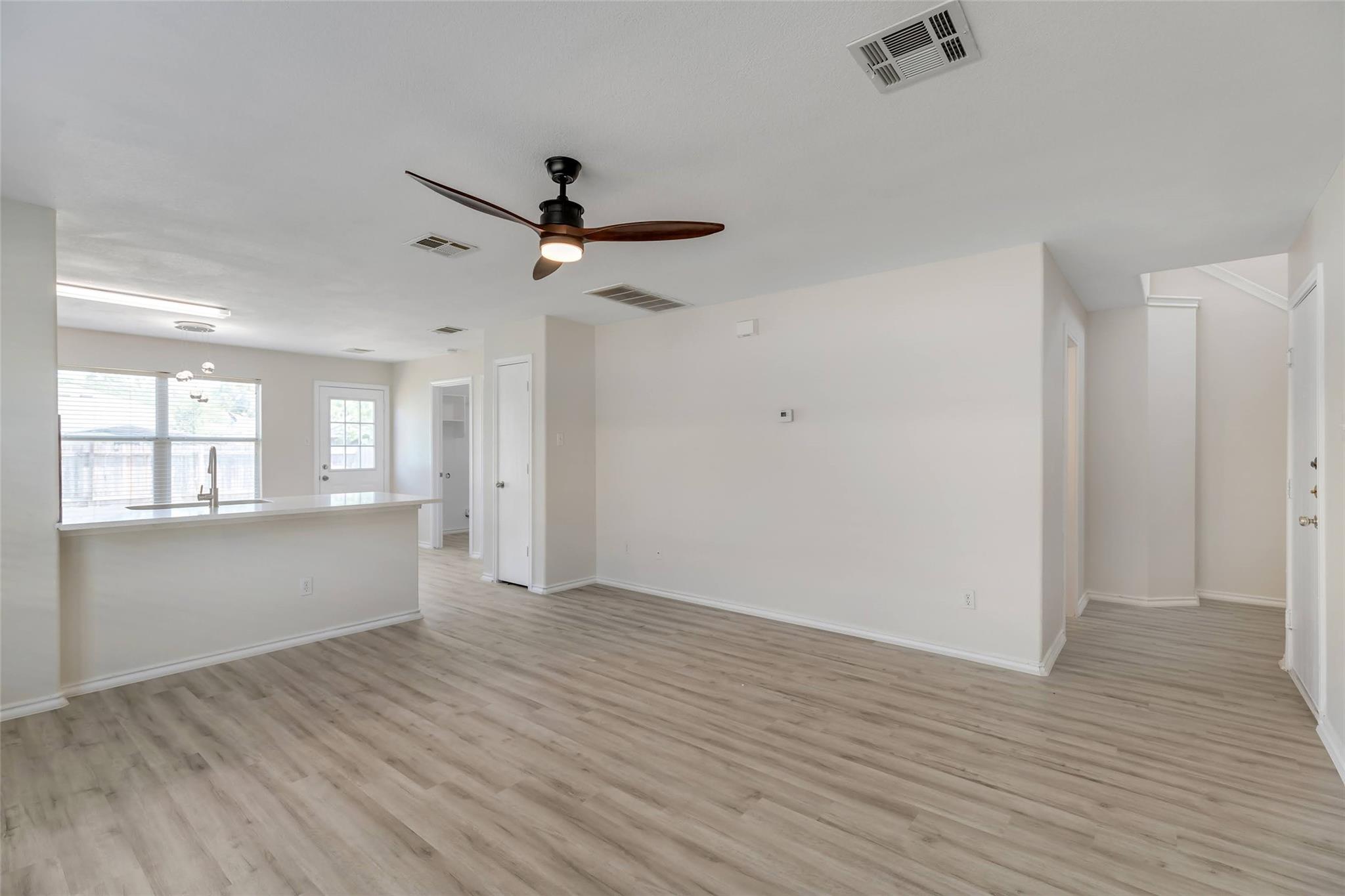 3207 Barksdale Dr Property Photo 7