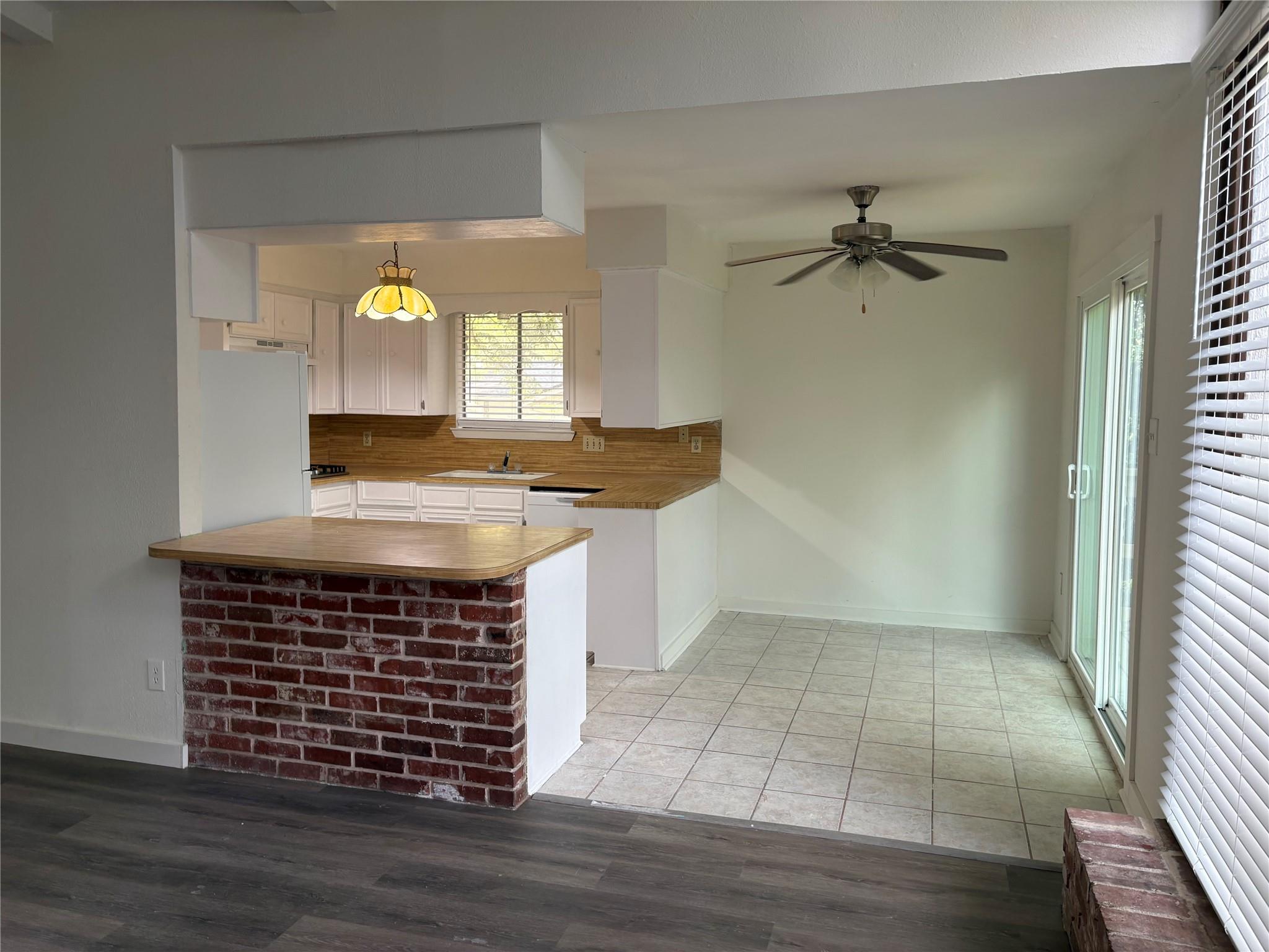 11913 Rennalee Loop Property Photo 7