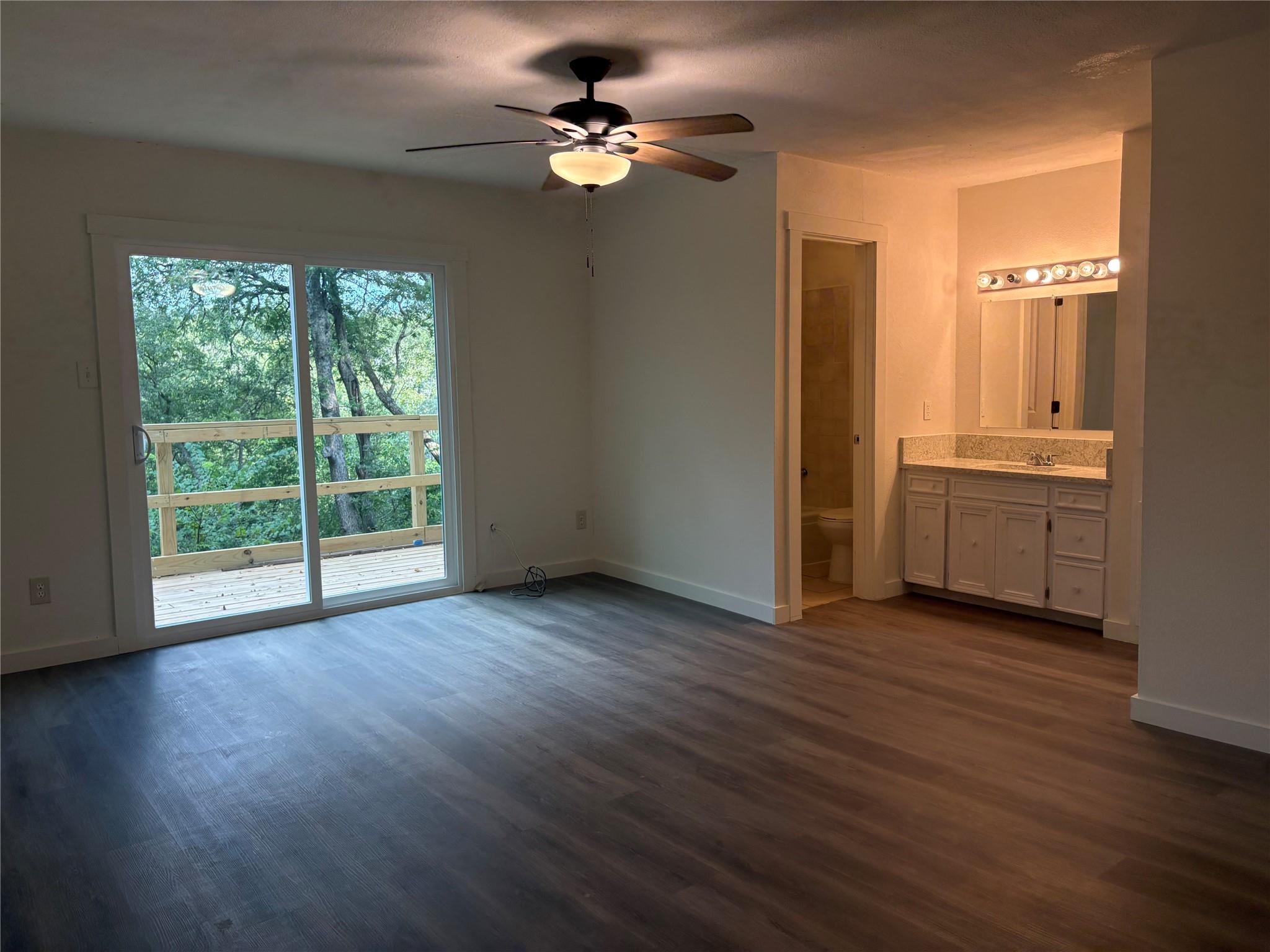 11913 Rennalee Loop Property Photo 16