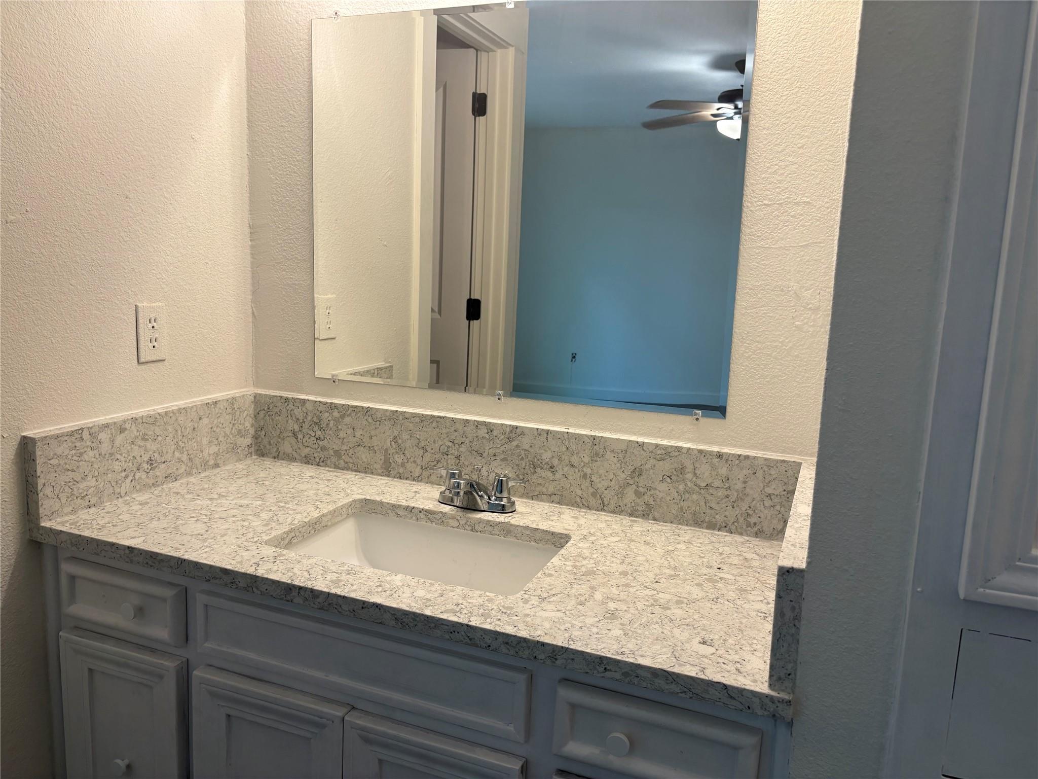 11913 Rennalee Loop Property Photo 19