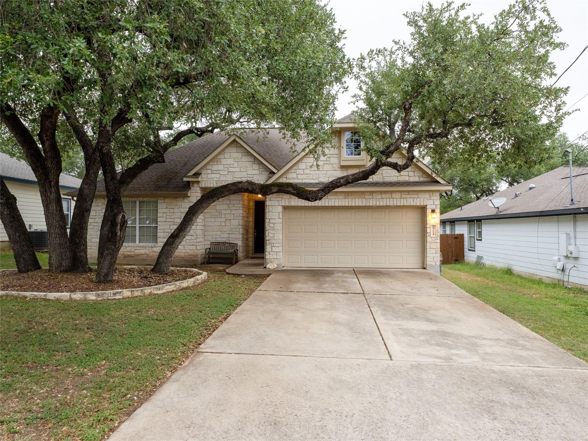 2214 Yellow Bird Trl Property Photo 2