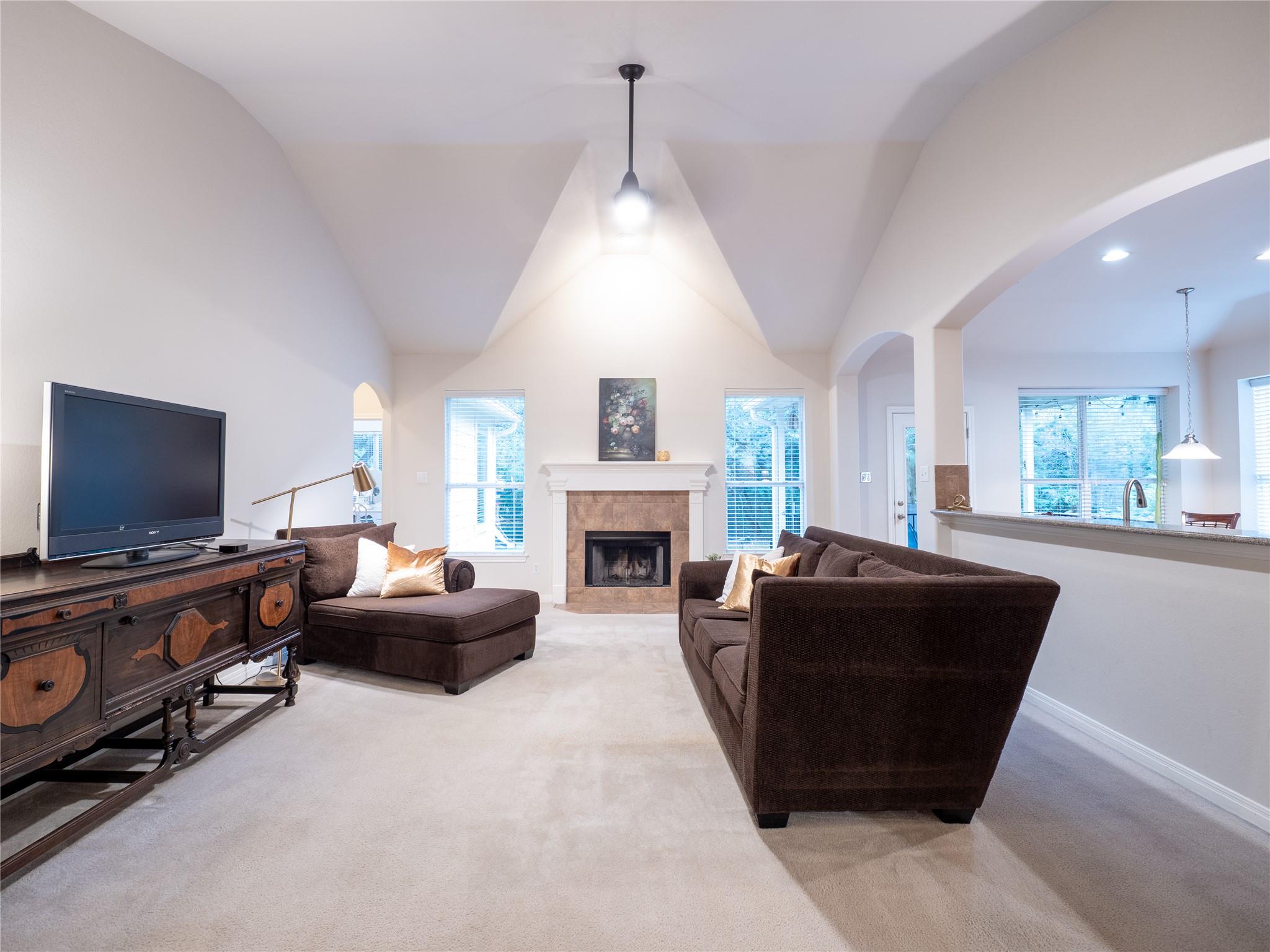 2214 Yellow Bird Trl Property Photo 7