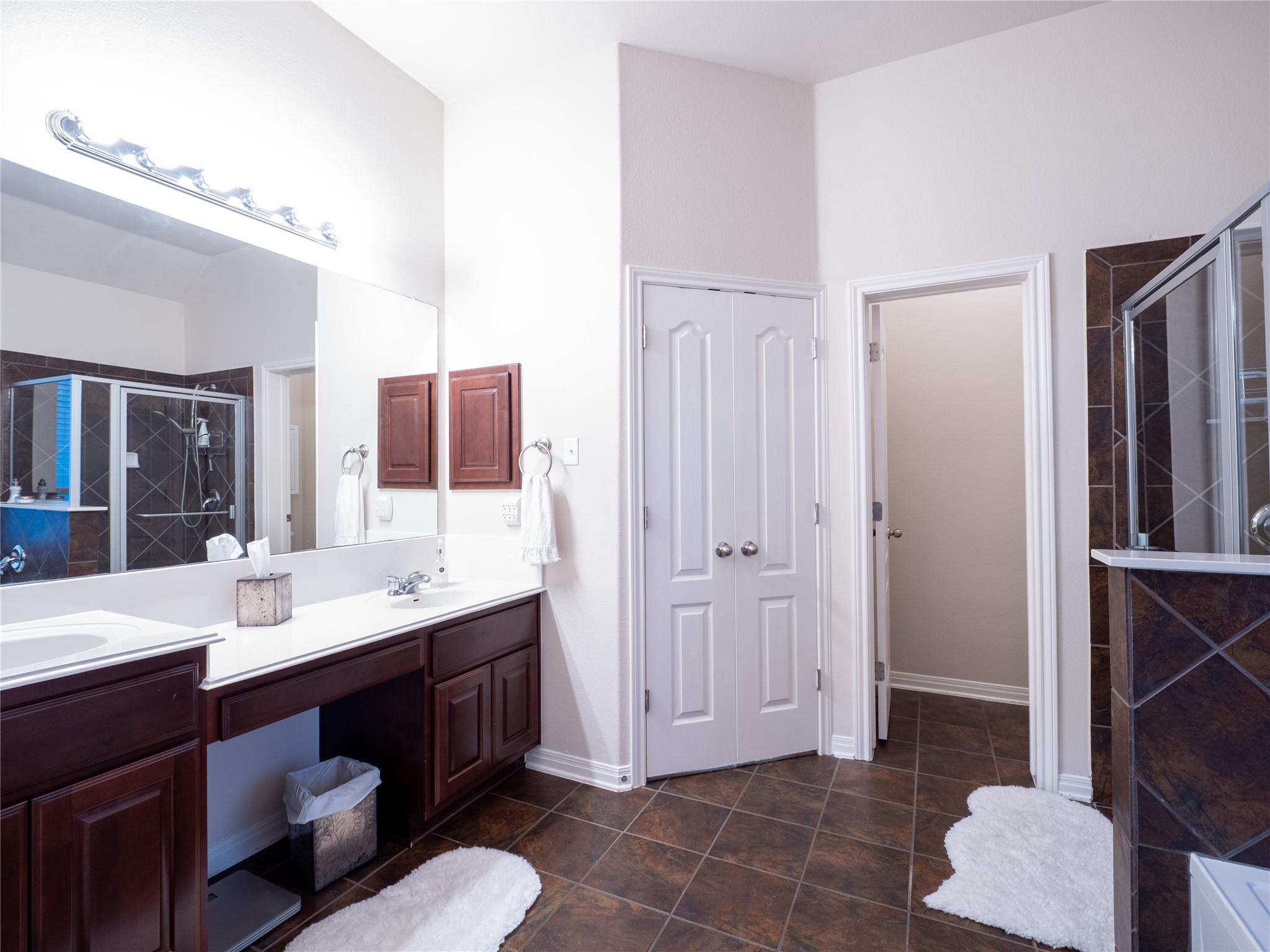 2214 Yellow Bird Trl Property Photo 15