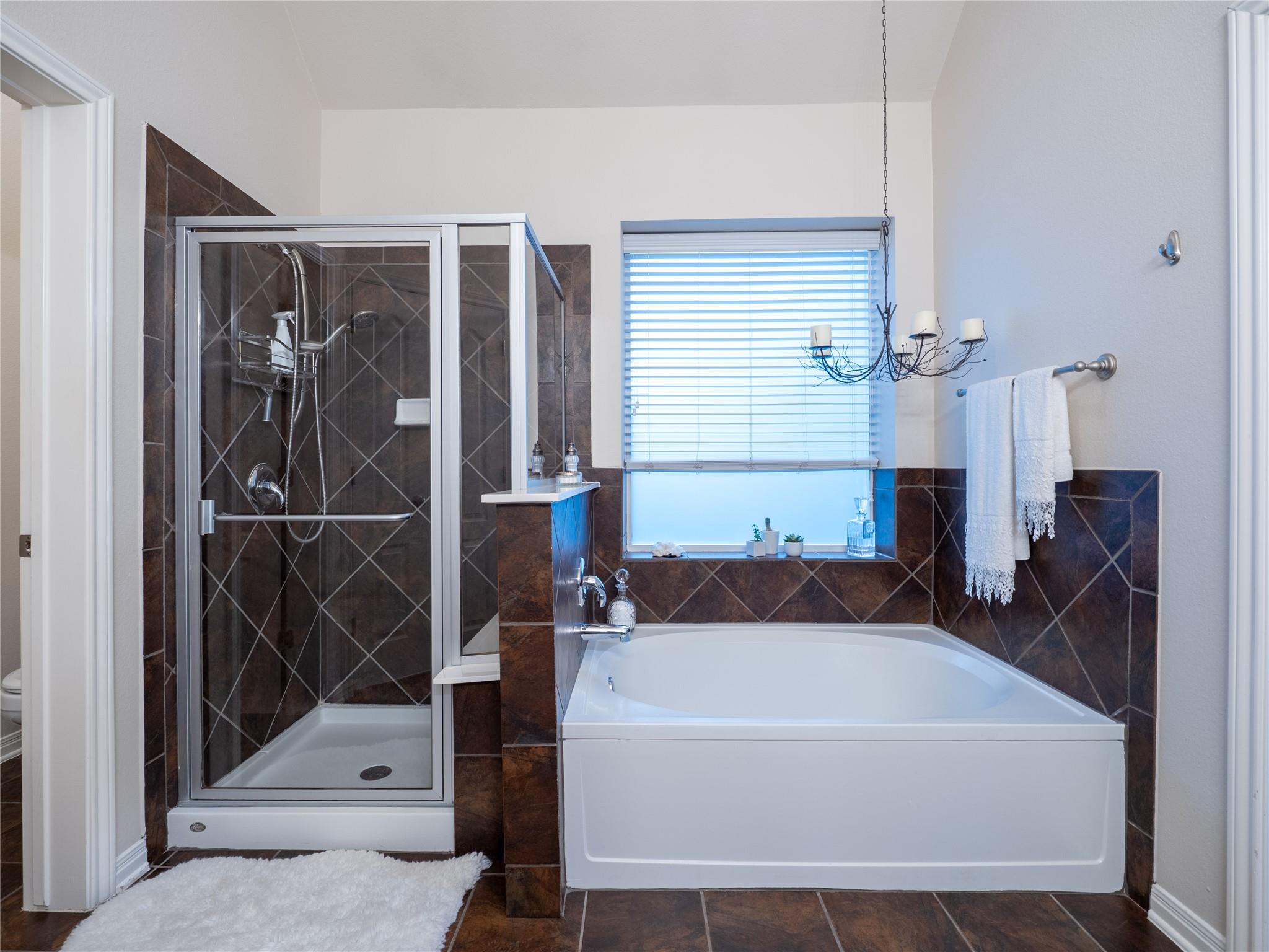 2214 Yellow Bird Trl Property Photo 16