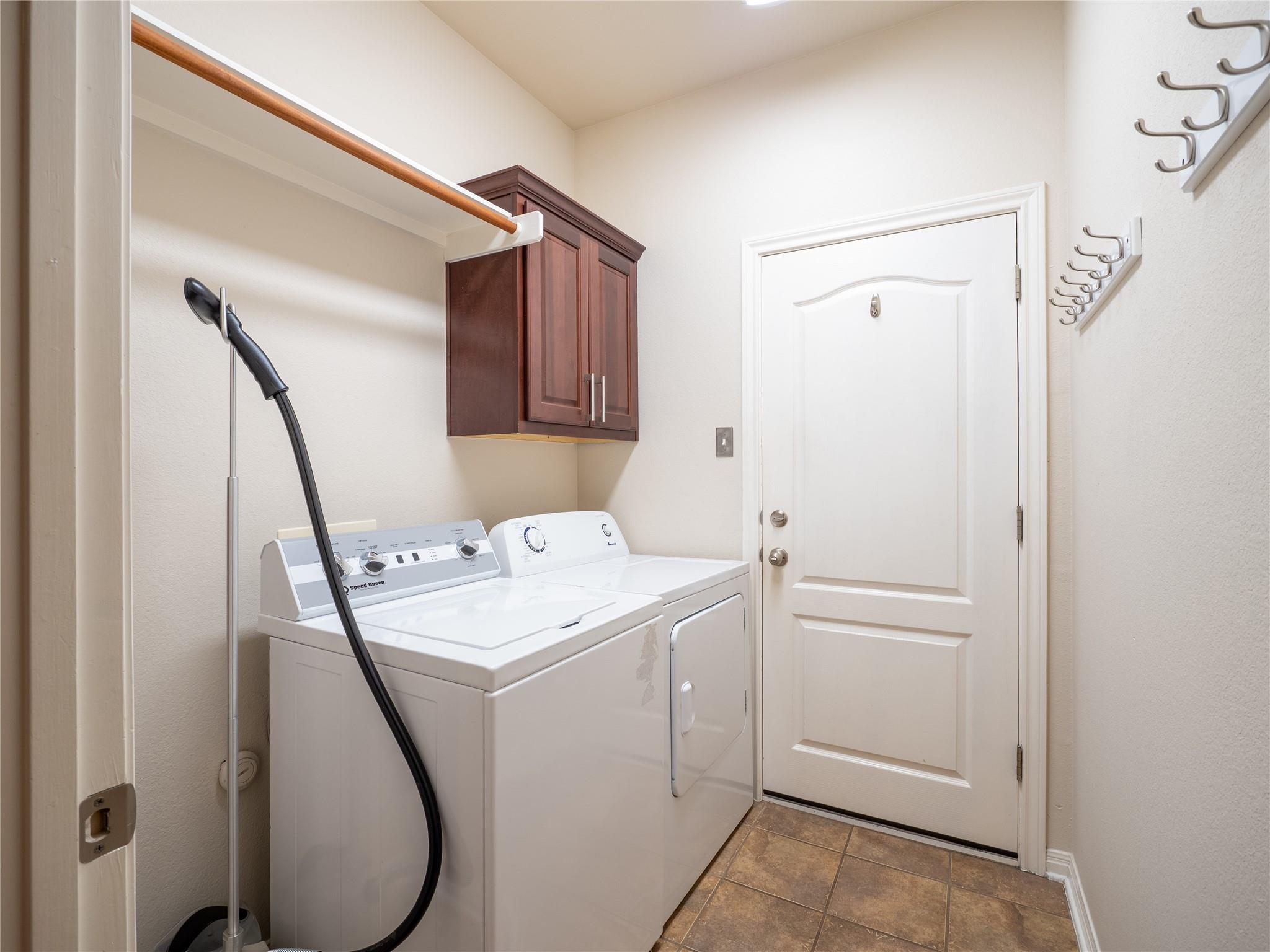 2214 Yellow Bird Trl Property Photo 18