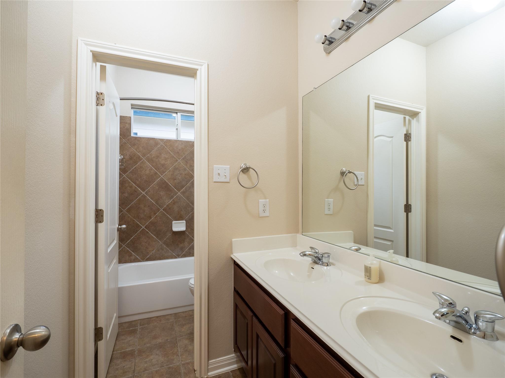 2214 Yellow Bird Trl Property Photo 21