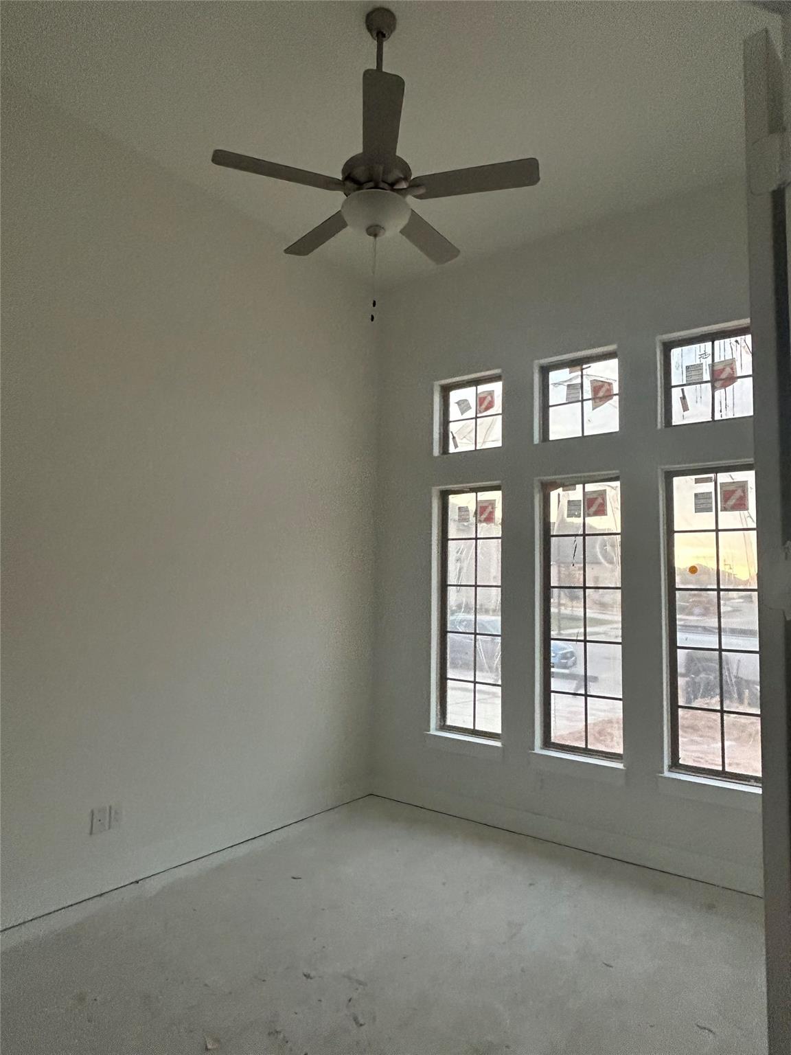 500 Hollister Dr Property Photo 2