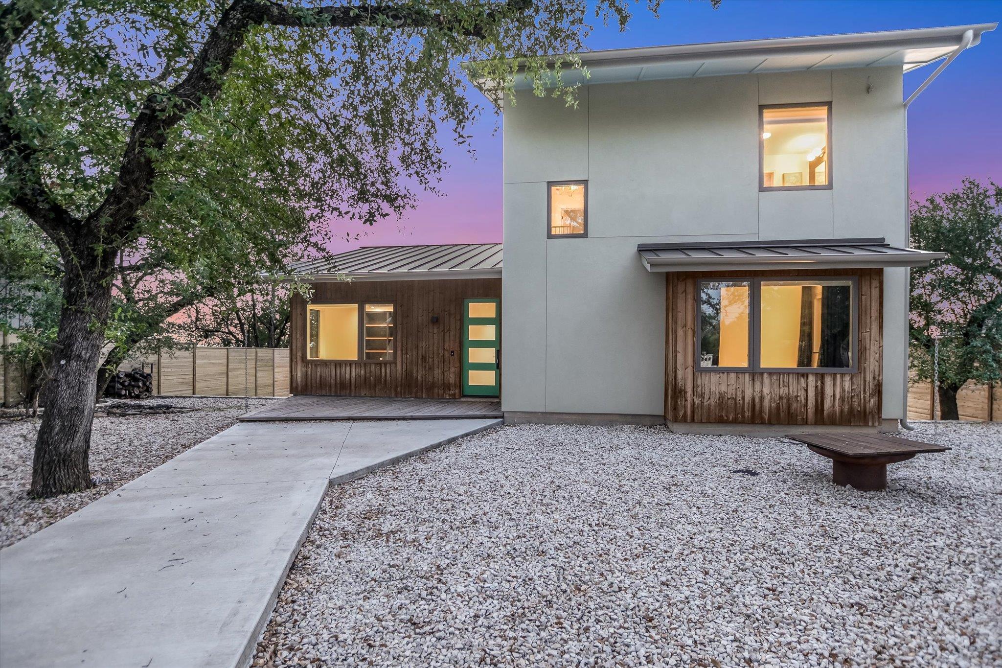 13 Meridian Dr