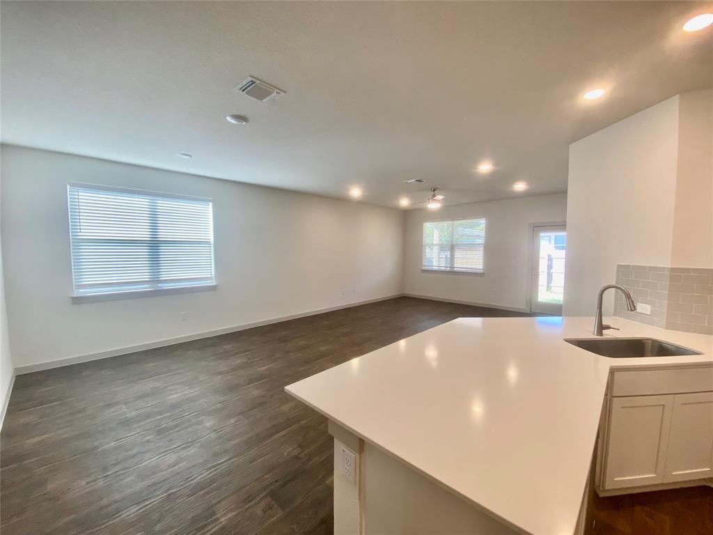 3117 Bragg Pl Property Photo 4