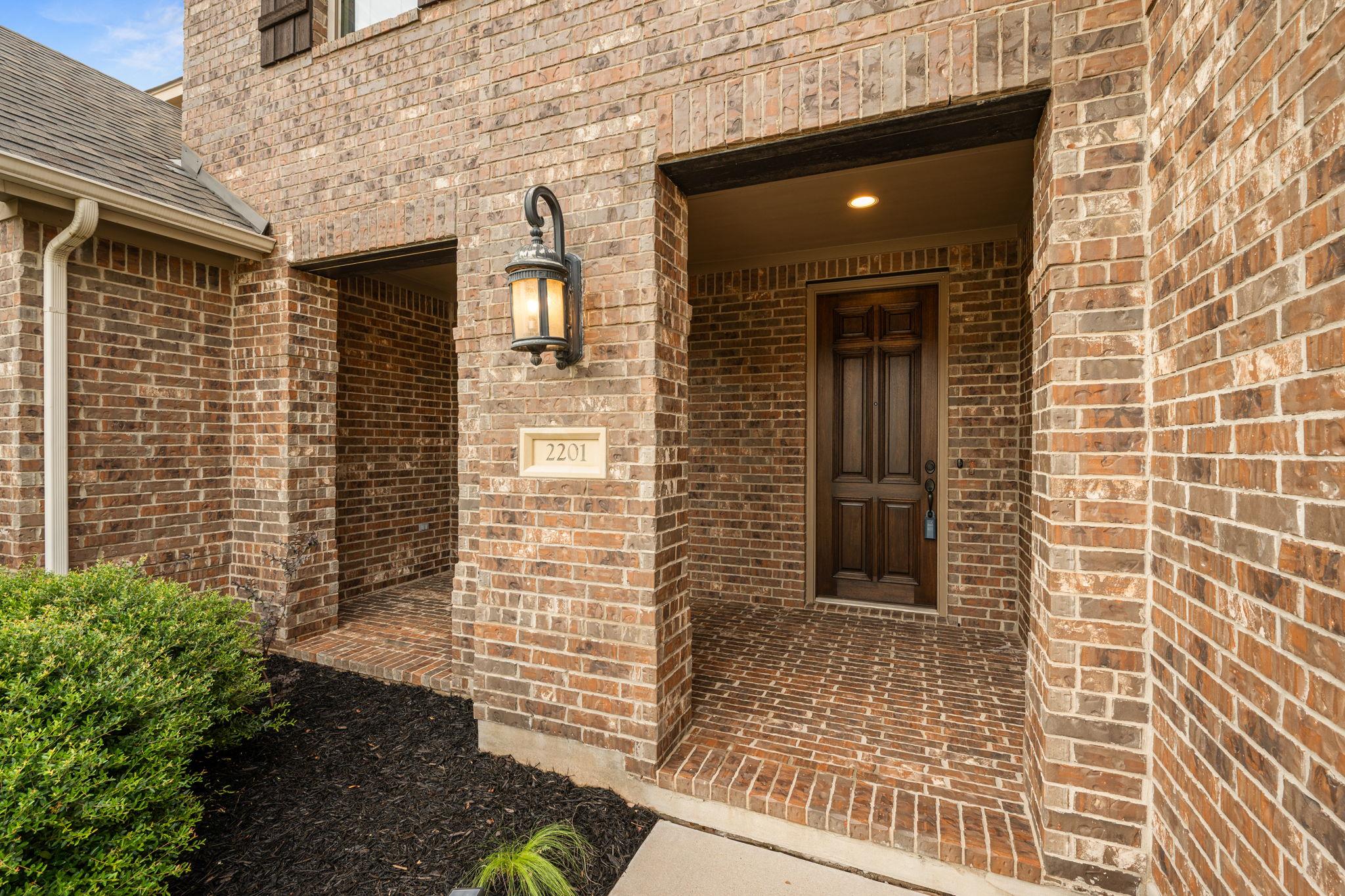 2201 Quarry Loop Property Photo 4