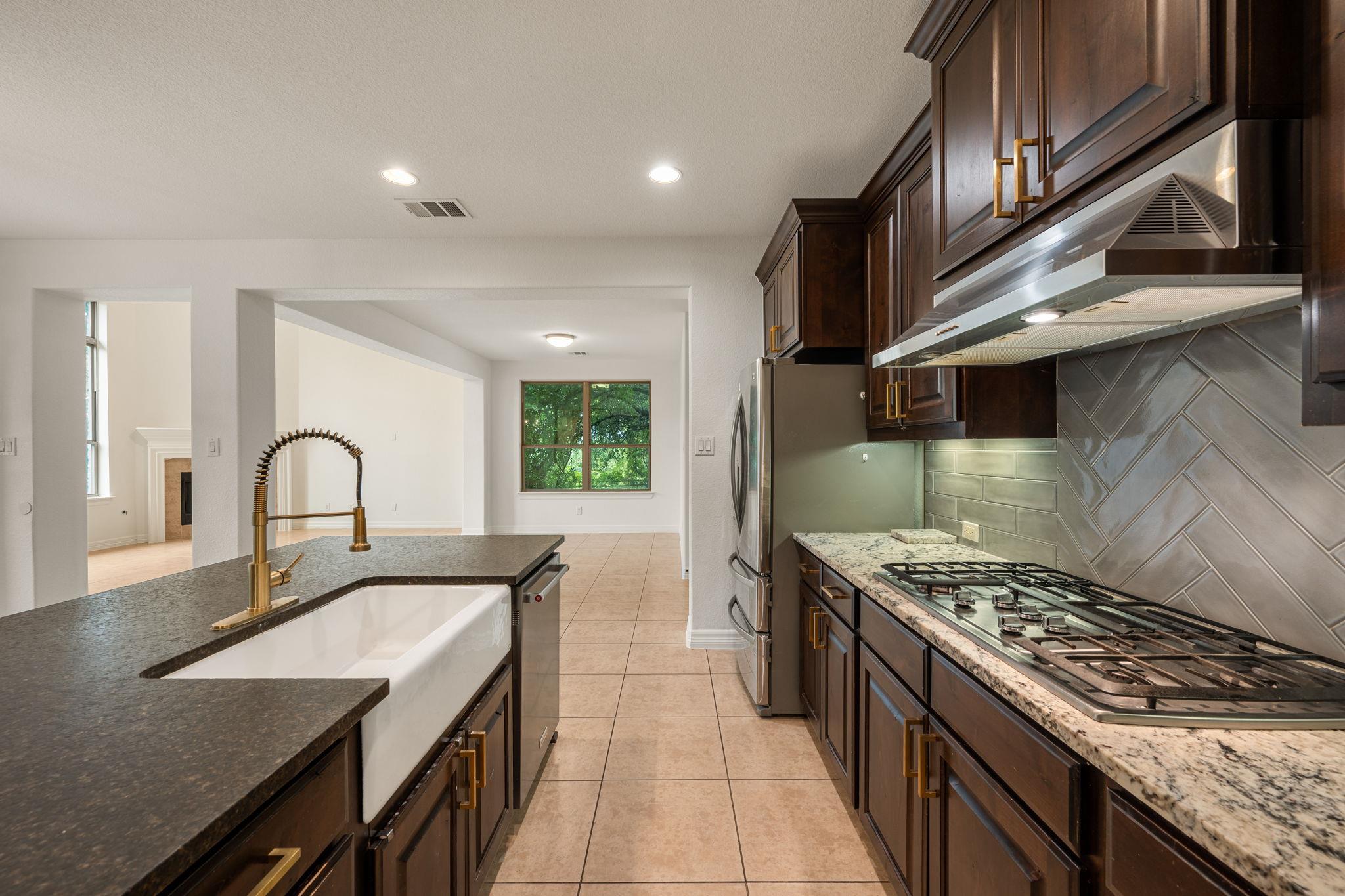 2201 Quarry Loop Property Photo 10