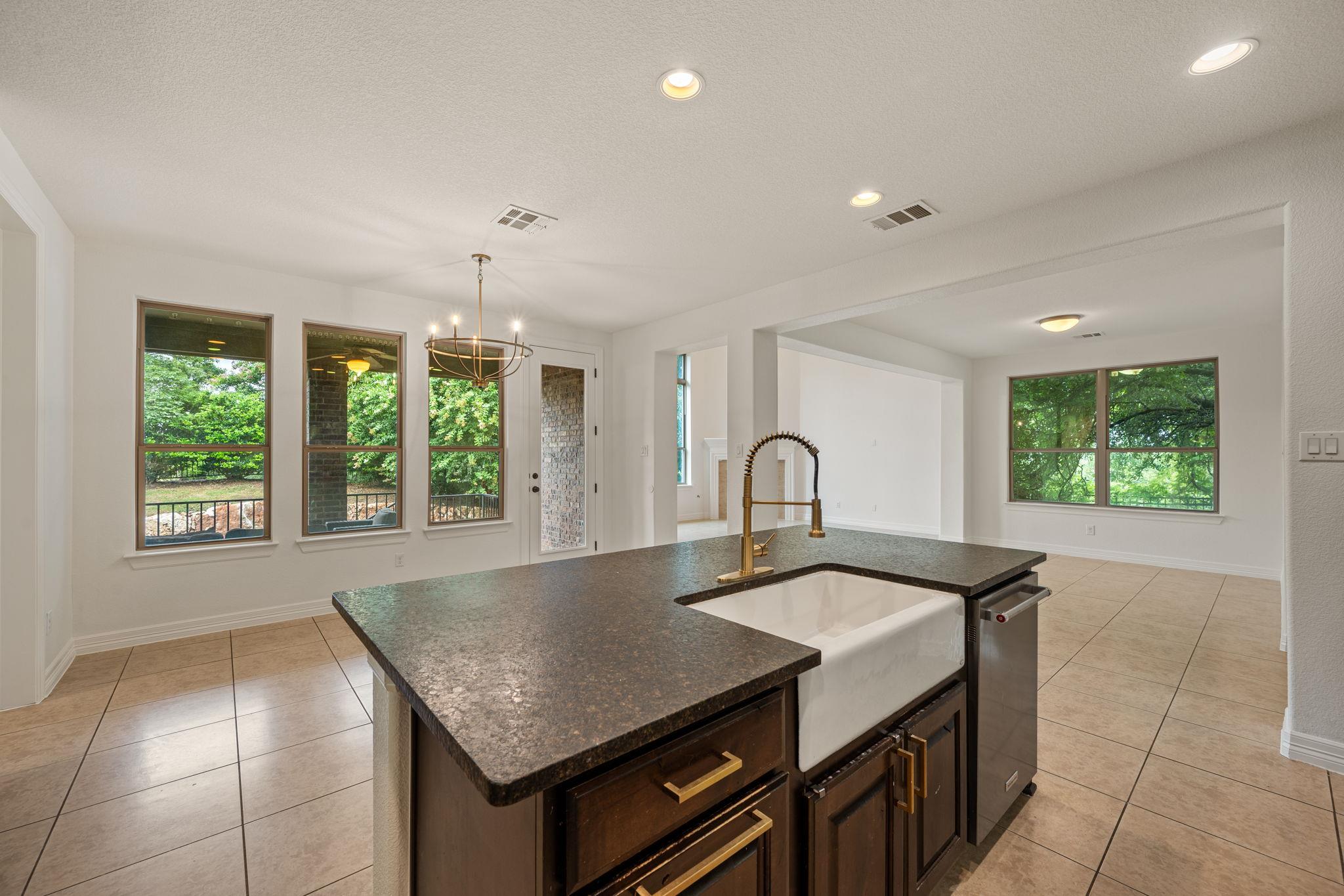 2201 Quarry Loop Property Photo 12