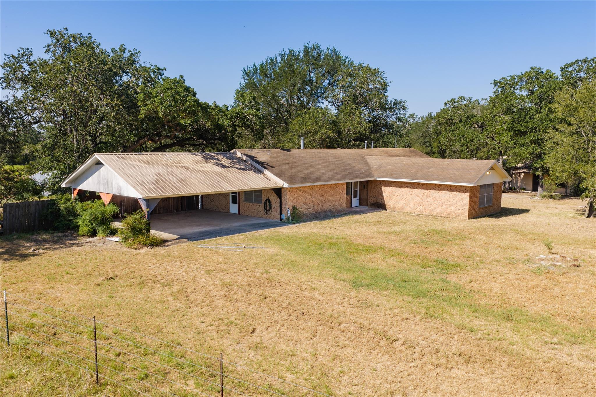 2173 County Road 434 Loop Property Photo 2