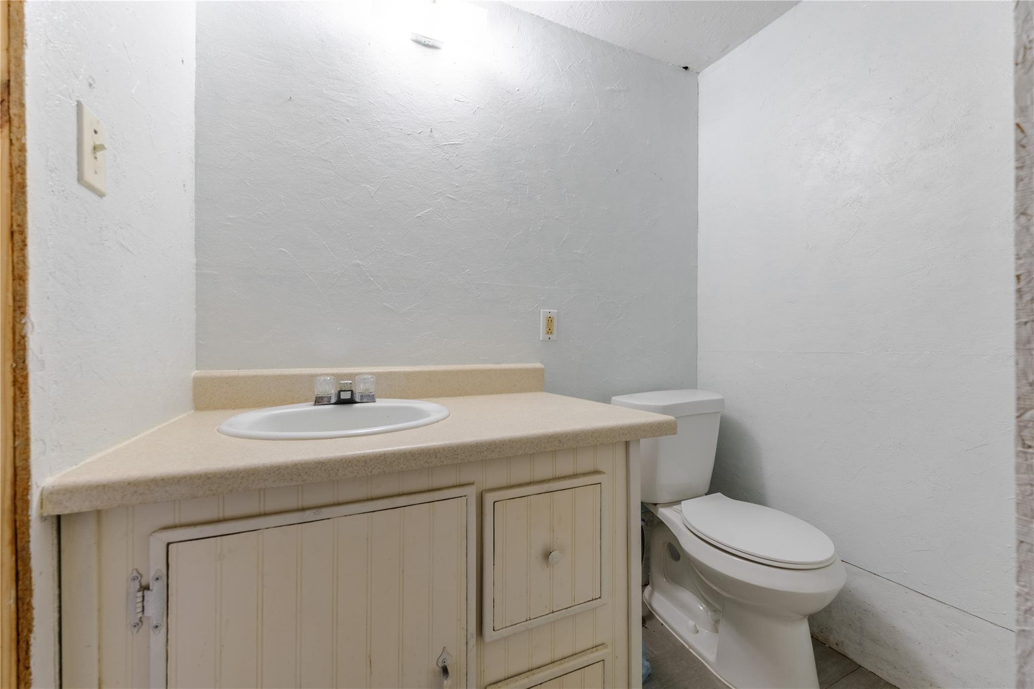 2173 County Road 434 Loop Property Photo 6